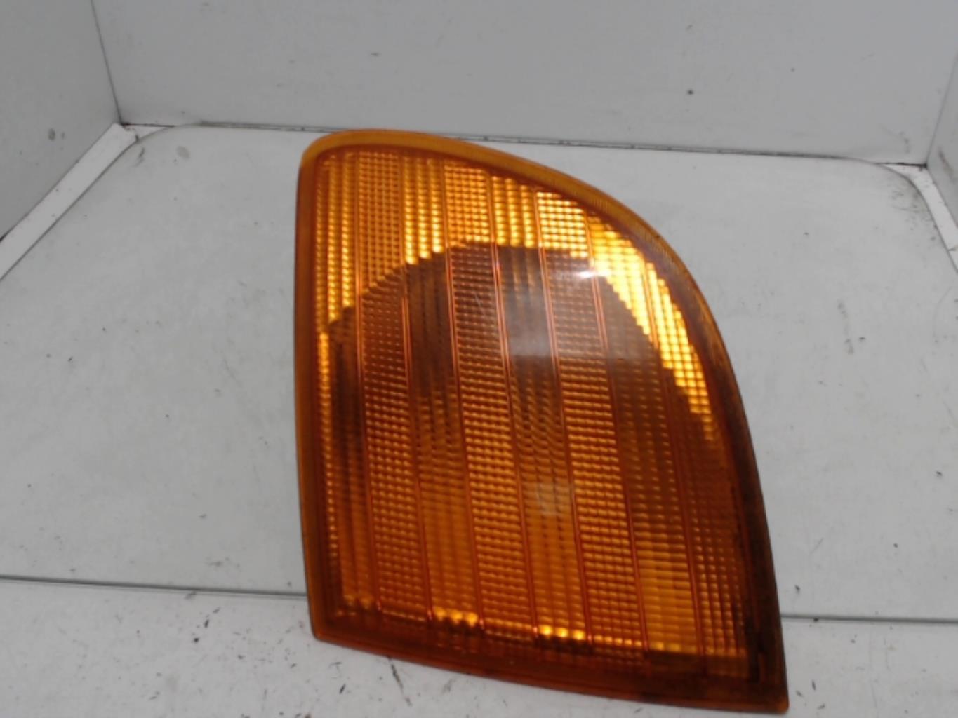 Gruppo ottico anteriore secondario sinistro (luci)(freccia) MERCEDES VITO 638 Diésel - 1