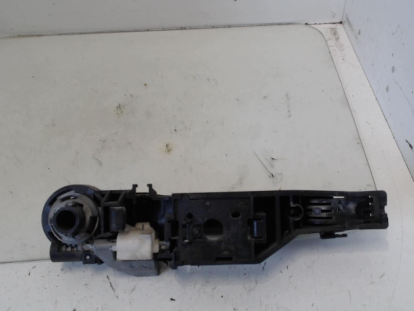 Maniglia portiera posteriore sinistra RENAULT CLIO 3 PHASE 1 Diésel - 1