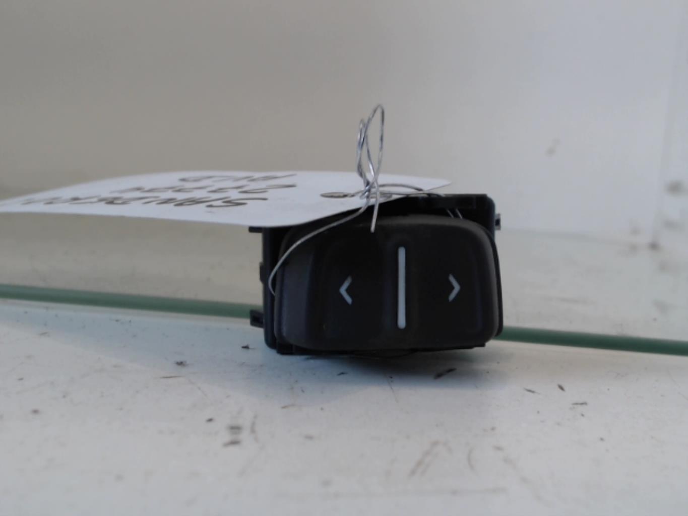 Interruttore lavacristalli anteriore destro DACIA SANDERO 2 PHASE 1 Gasolina - 1