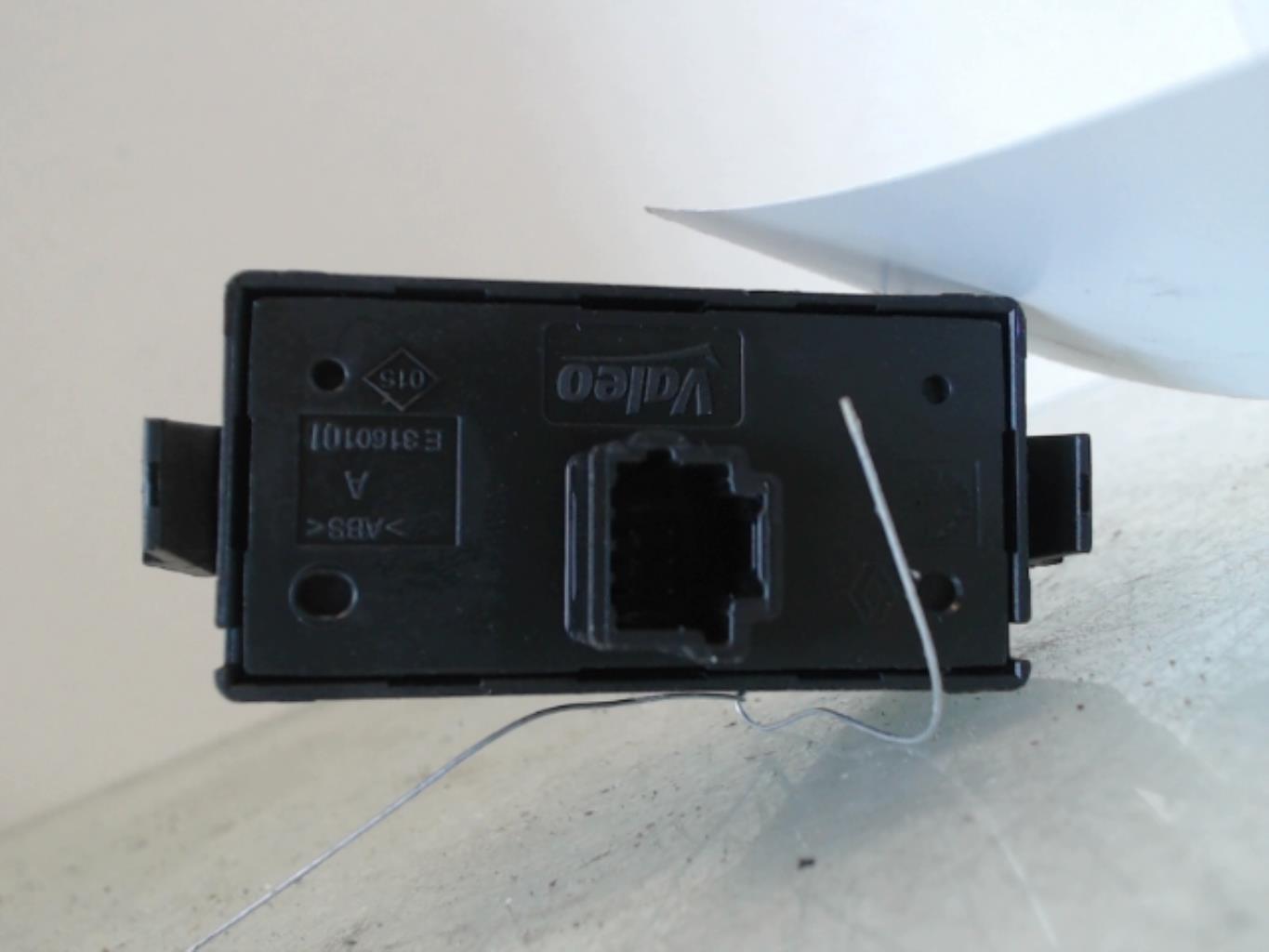 Bouton de warning RENAULT SCENIC 3 PHASE 2 Diesel - 1