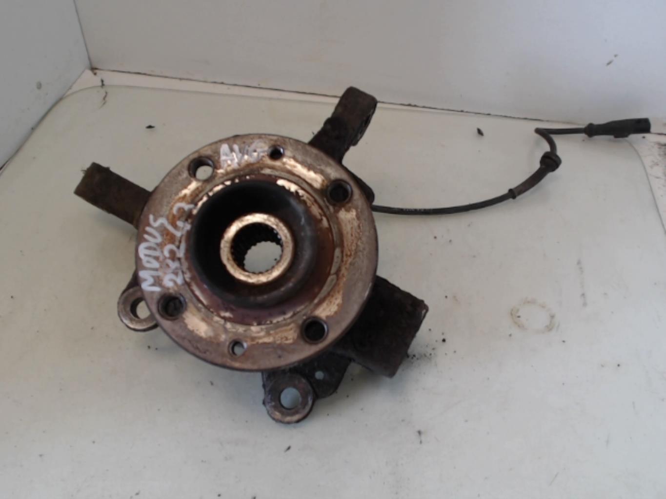 Moyeu avant gauche RENAULT MODUS PHASE 1 Diesel - 1
