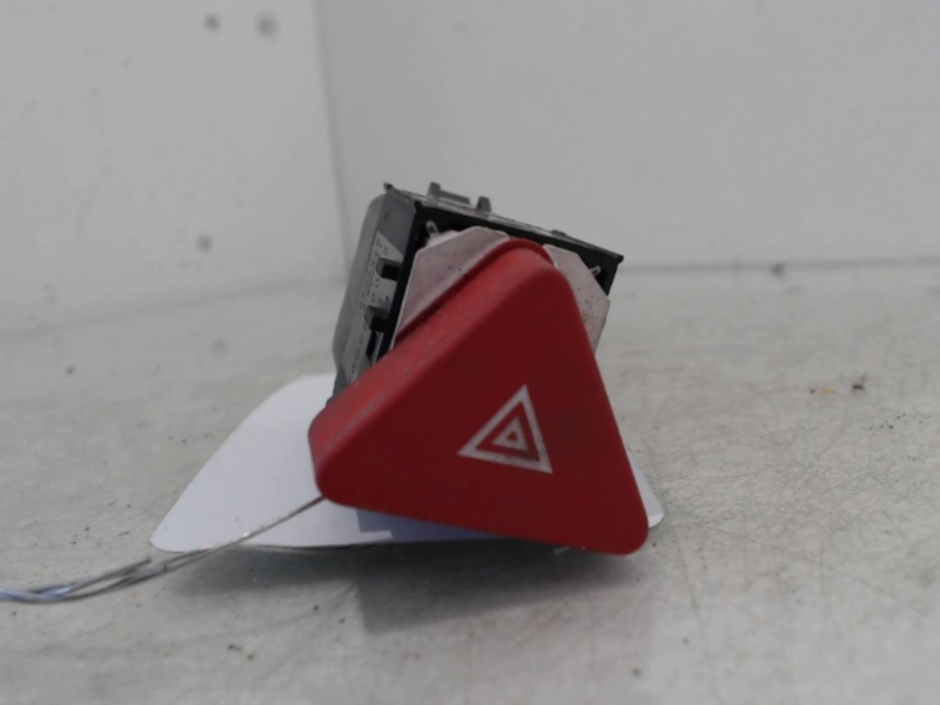 Interruttore luci emergenza VOLKSWAGEN GOLF PLUS PHASE 1 Diésel - 1