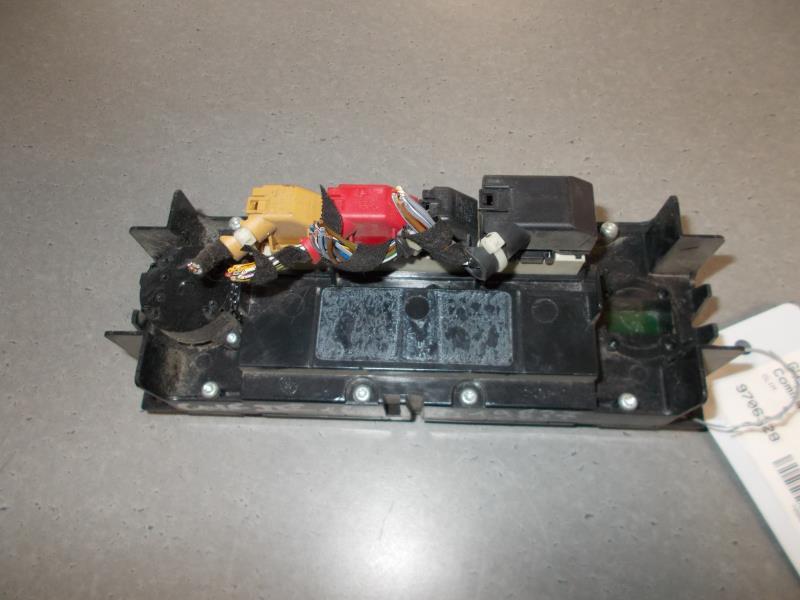 Commande chauffage VOLKSWAGEN GOLF 4 Essence - 1