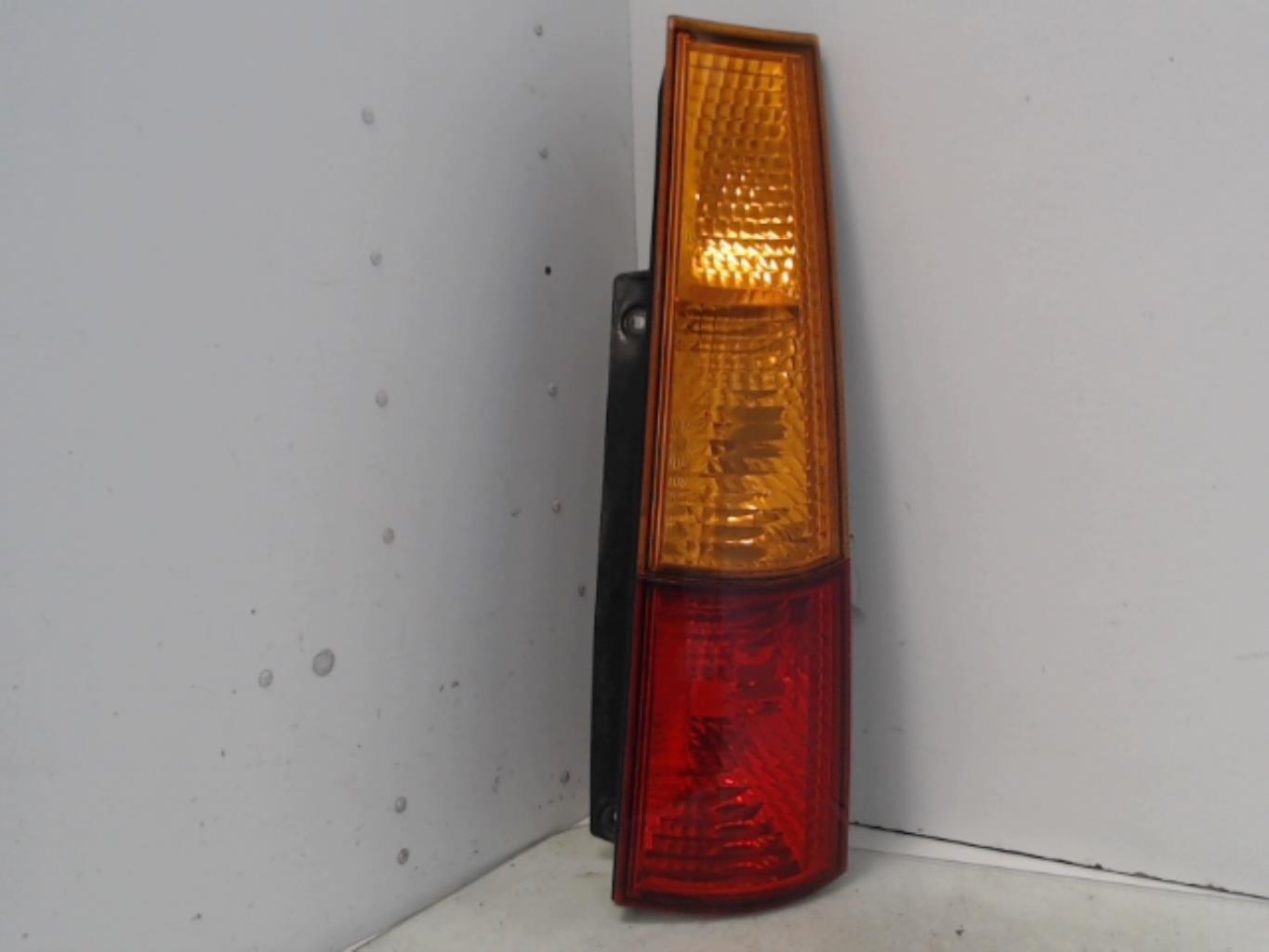 Fanale posteriore principale destro (luci) SUZUKI IGNIS 2 Diésel - 1