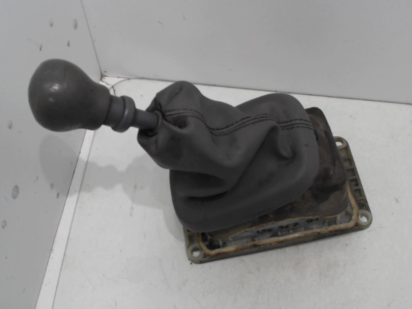 Levier de vitesses RENAULT CLIO 2 PHASE 1 Diesel - 1