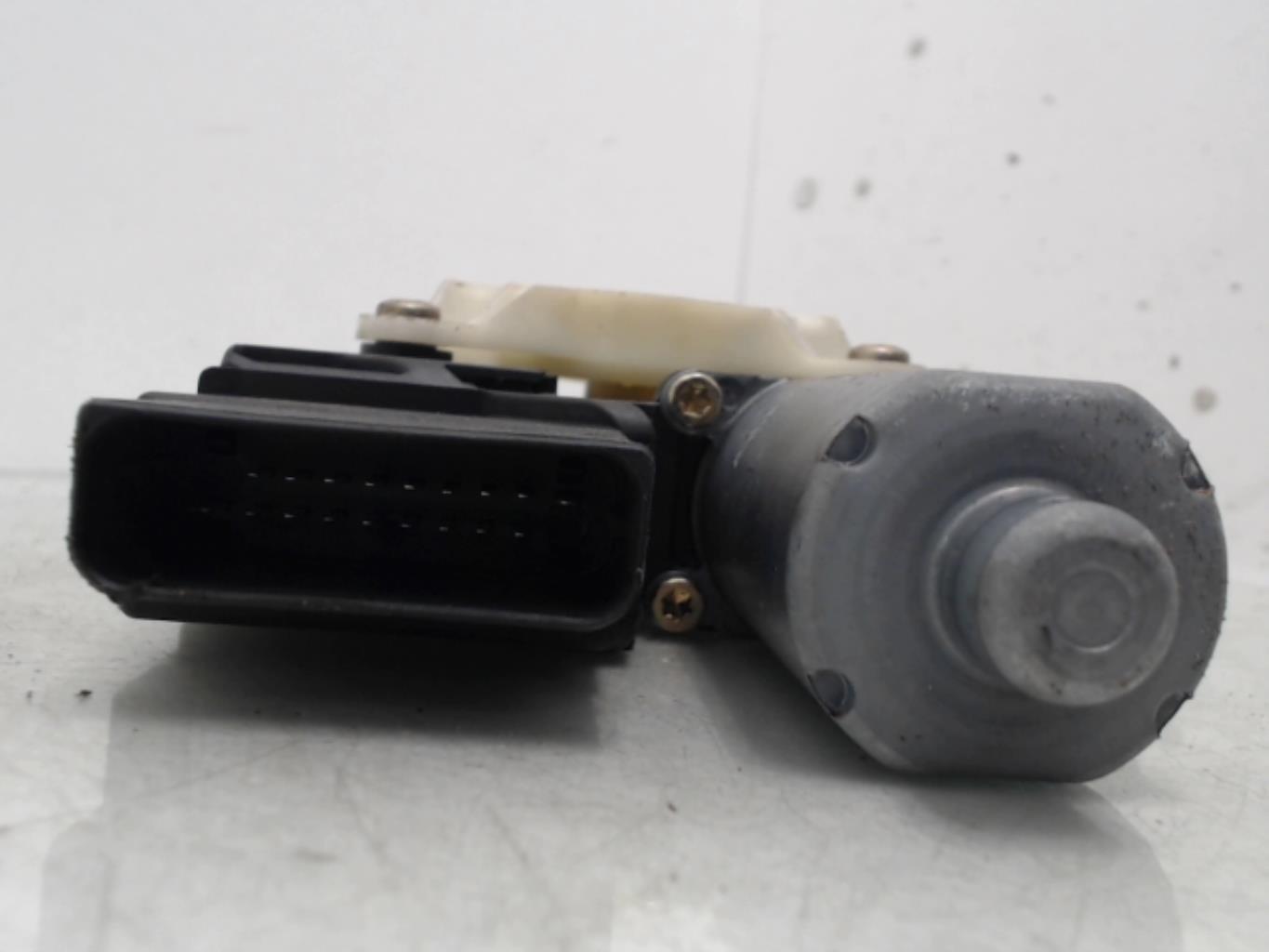 Motore alzacristalli posteriore sinistro VOLKSWAGEN PASSAT 4 PHASE 2 Diésel - 1