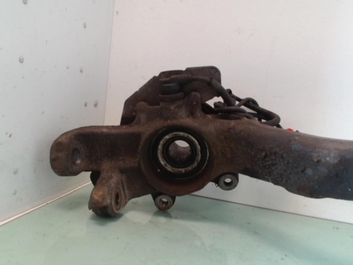 Mozzo anteriore destro AUDI A6 2 PHASE 1 Diésel - 1