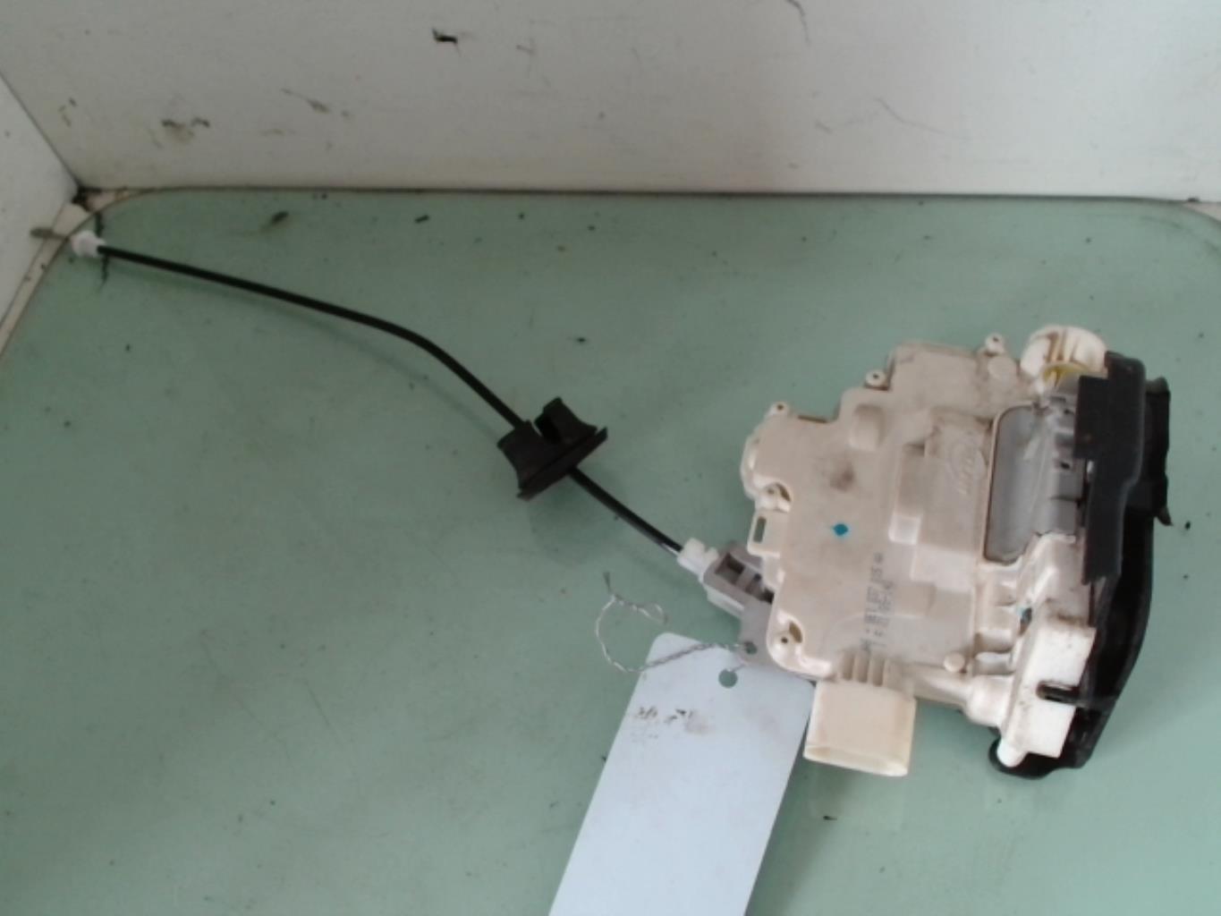Chiusura centralizzata anteriore sinistra AUDI A4 2 AVANT PHASE 2 BREAK Diésel - 1