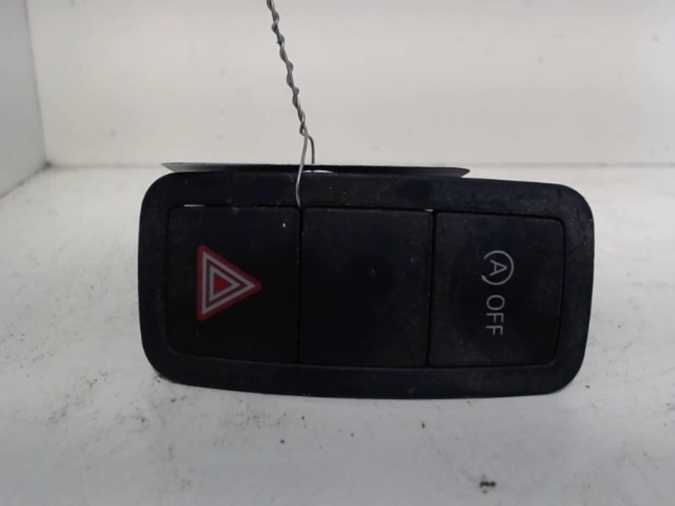 Bouton de warning AUDI A1 1 SPORTBACK PHASE 1 Essence - 1