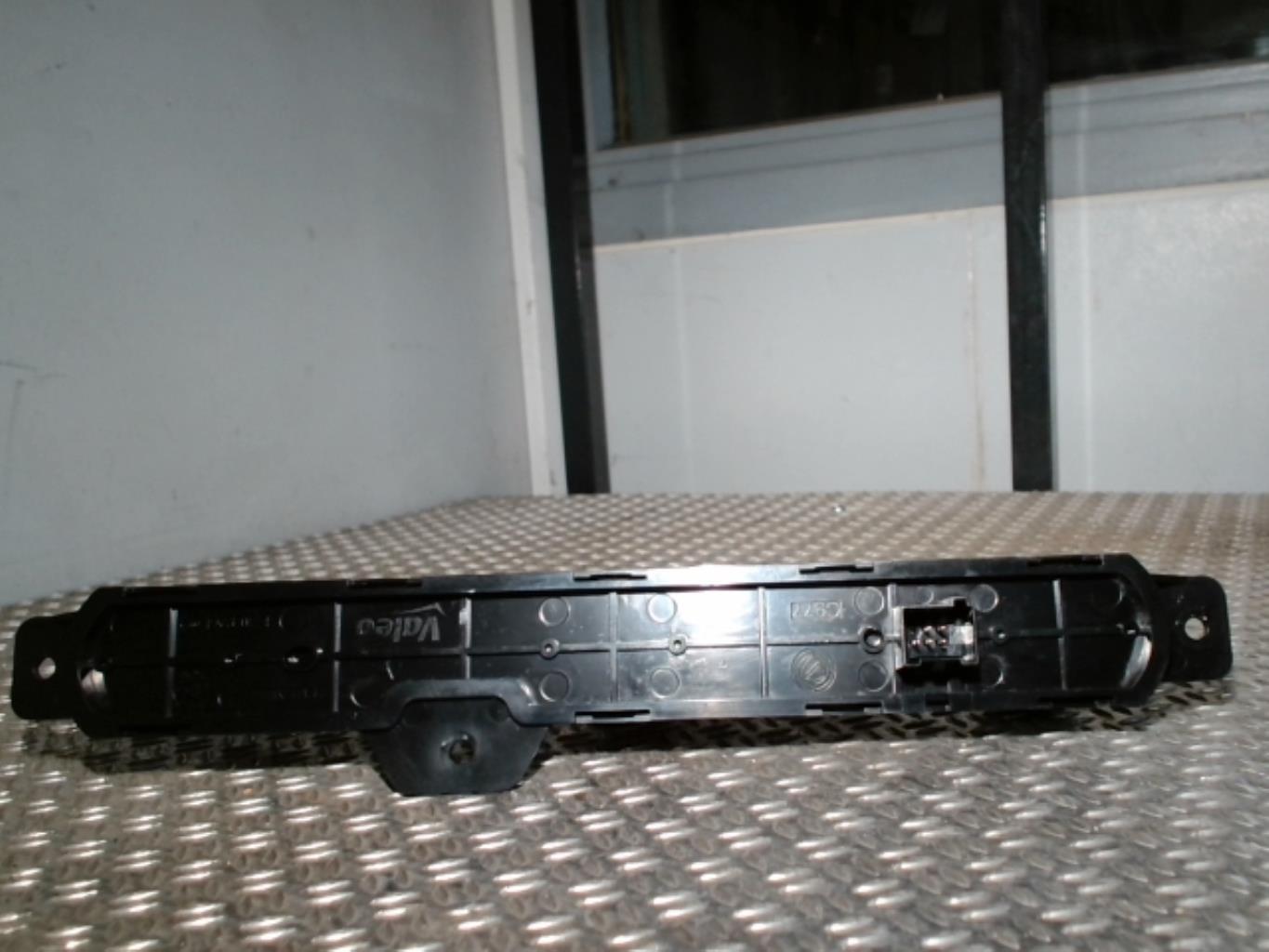Bouton de warning FIAT 500 2 PHASE 2  - 1