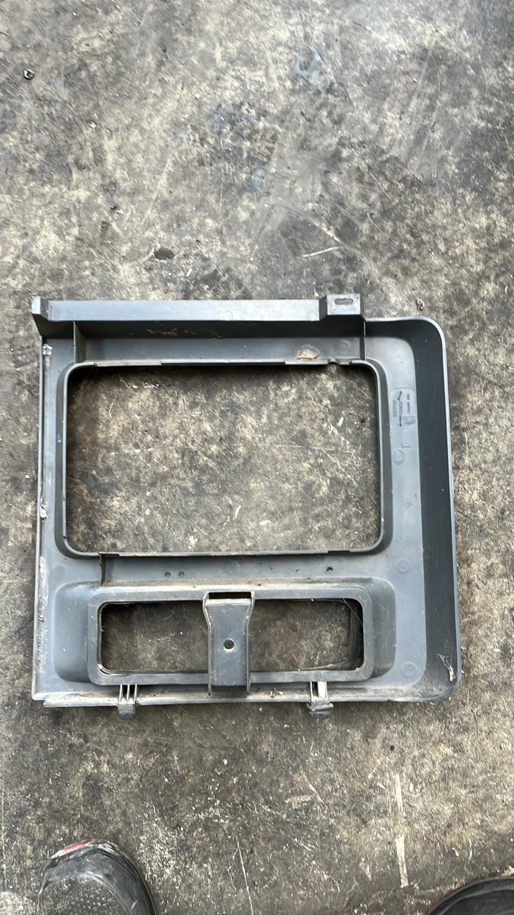 Cornice faro destro PEUGEOT J5 Diésel - 1