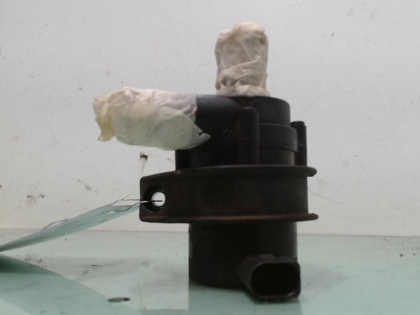 Pompe de circulation d'eau, chauffage auxiliaire AUDI A5 1 COUPE PHASE 1 Essence - 1