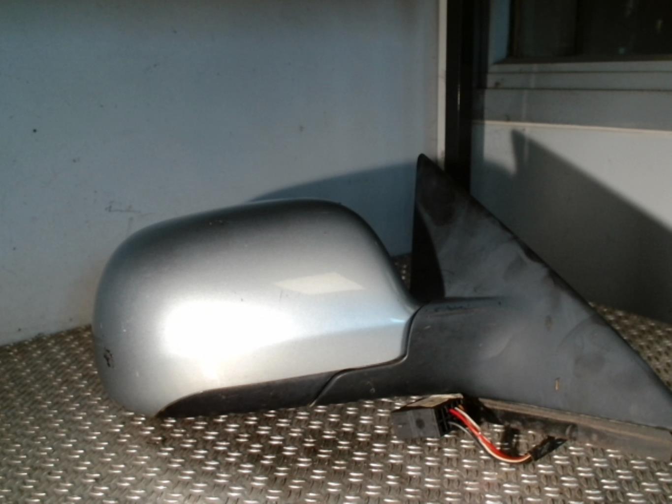 Retrovisor derecho AUDI A6 2 PHASE 1 Diésel - 1