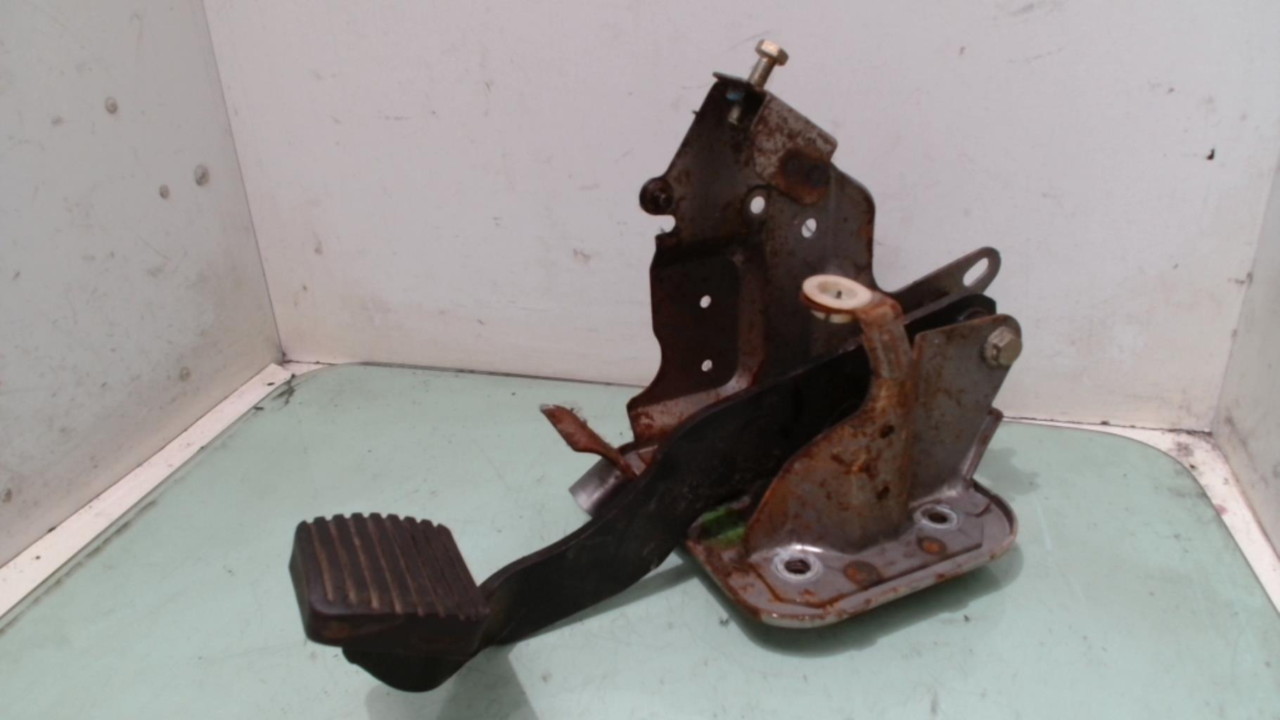Pedale de frein PEUGEOT 206 PHASE 1 Diesel - 1