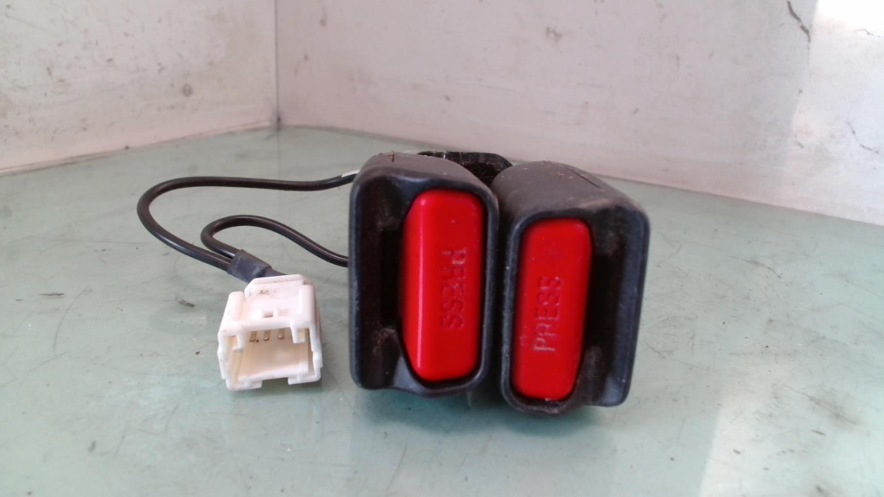 Aggancio cintura sicurezza posteriore destro CITROEN C4 2 PHASE 1 Diésel - 1