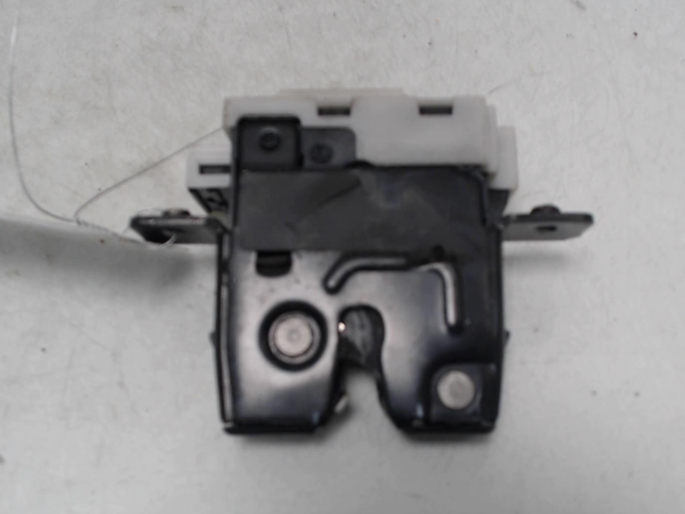 Fermeture centralisee coffre RENAULT CLIO 3 PHASE 1 BREAK Diesel - 1