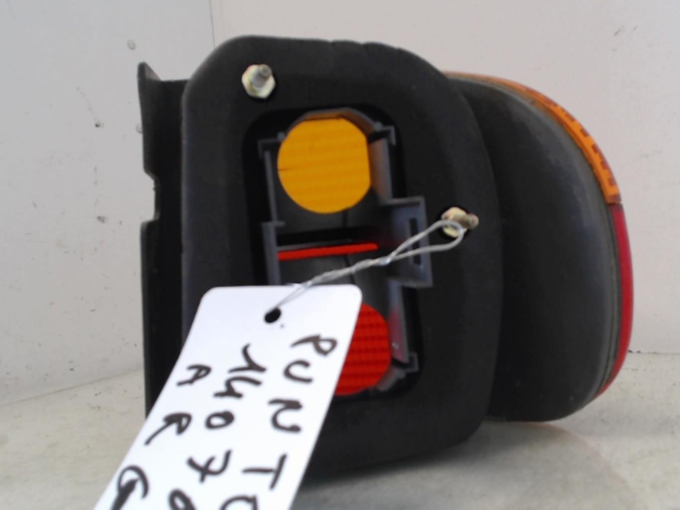 Fanale posteriore principale sinistro (luci) FIAT PUNTO 1 PHASE 1 CABRIOLET Gasolina - 1