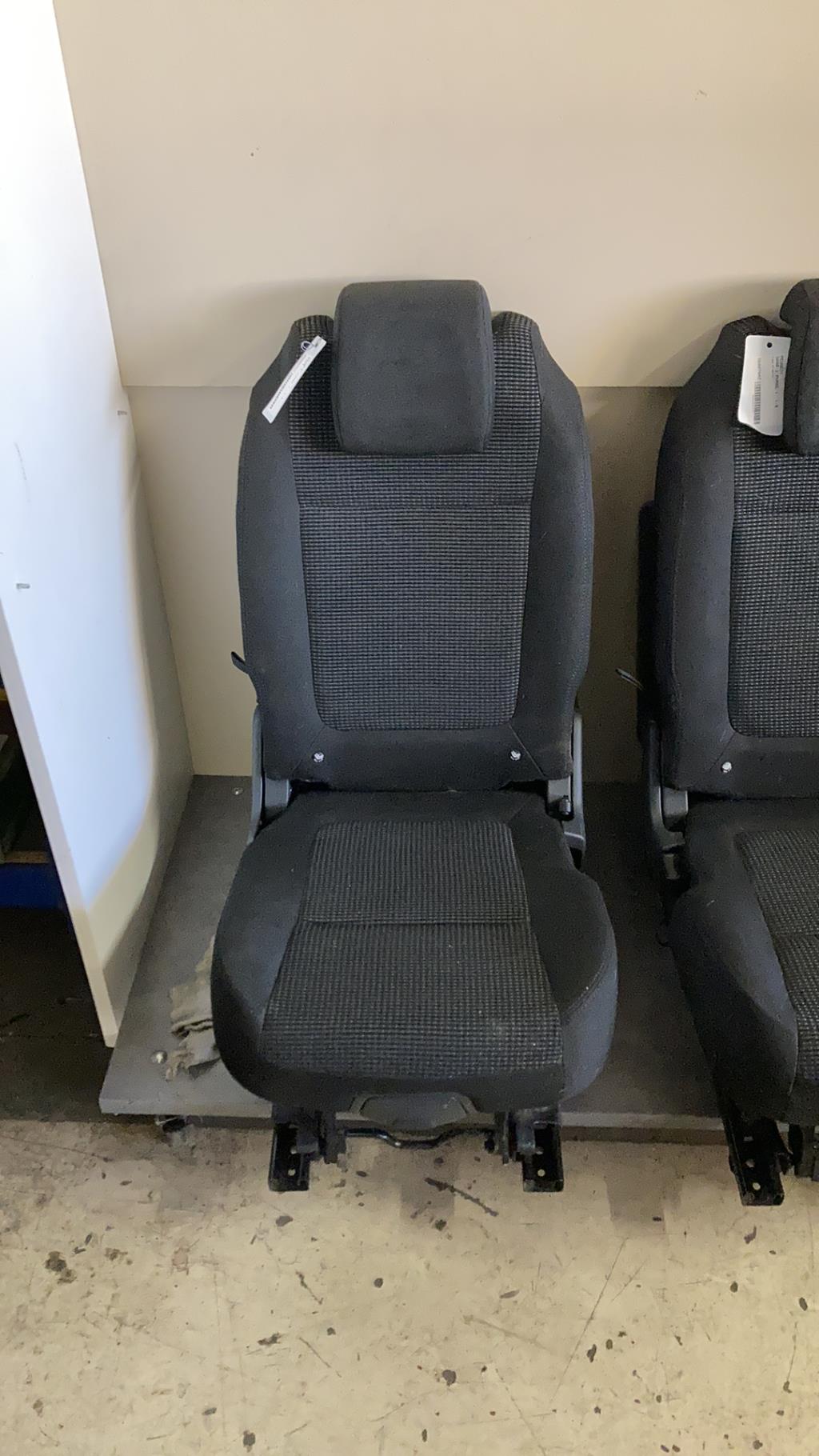 Sedile posteriore destro PEUGEOT 5008 1 PHASE 1 Diésel - 1