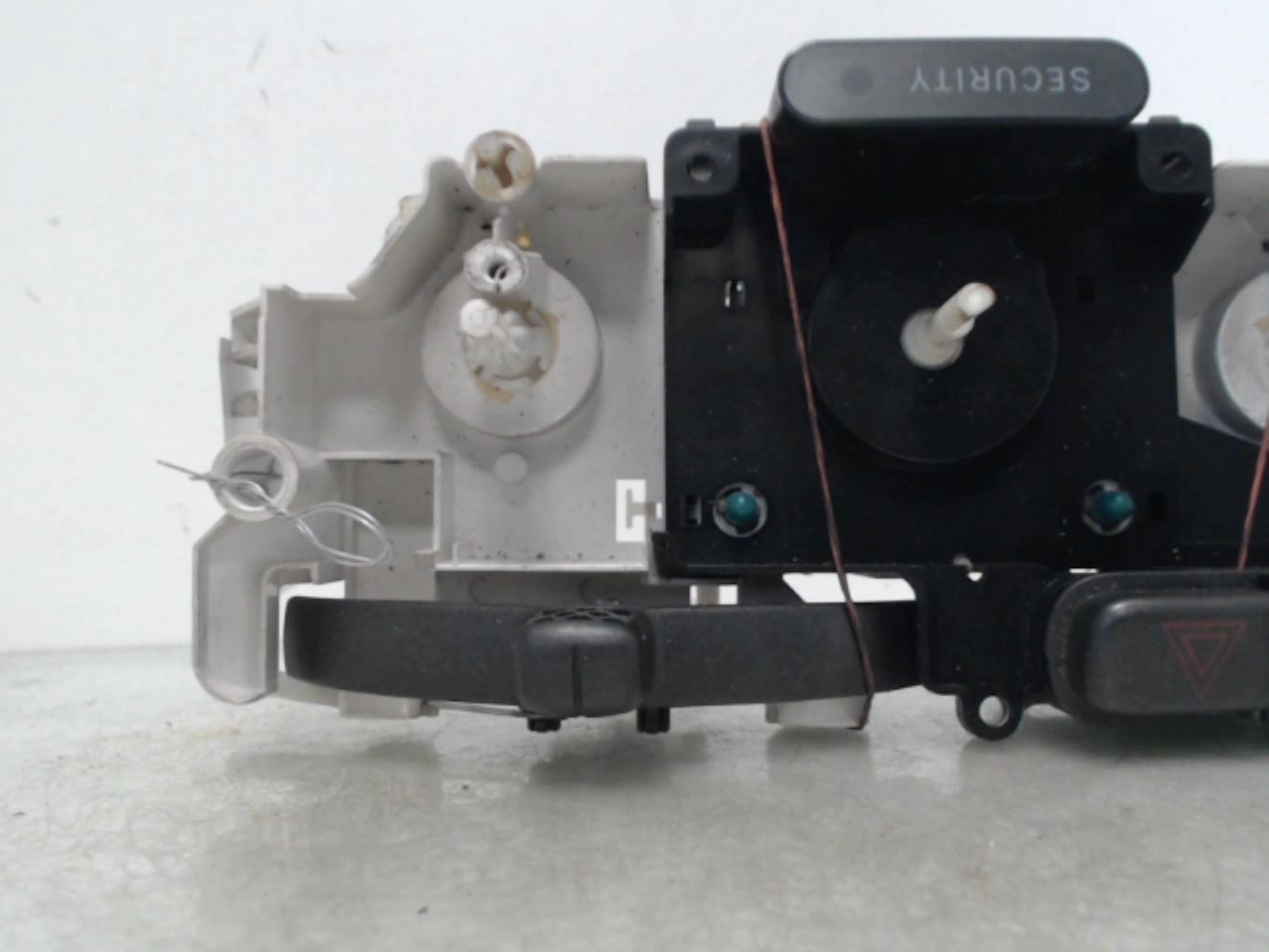 Commande chauffage TOYOTA YARIS 1 PHASE 1 Essence - 1