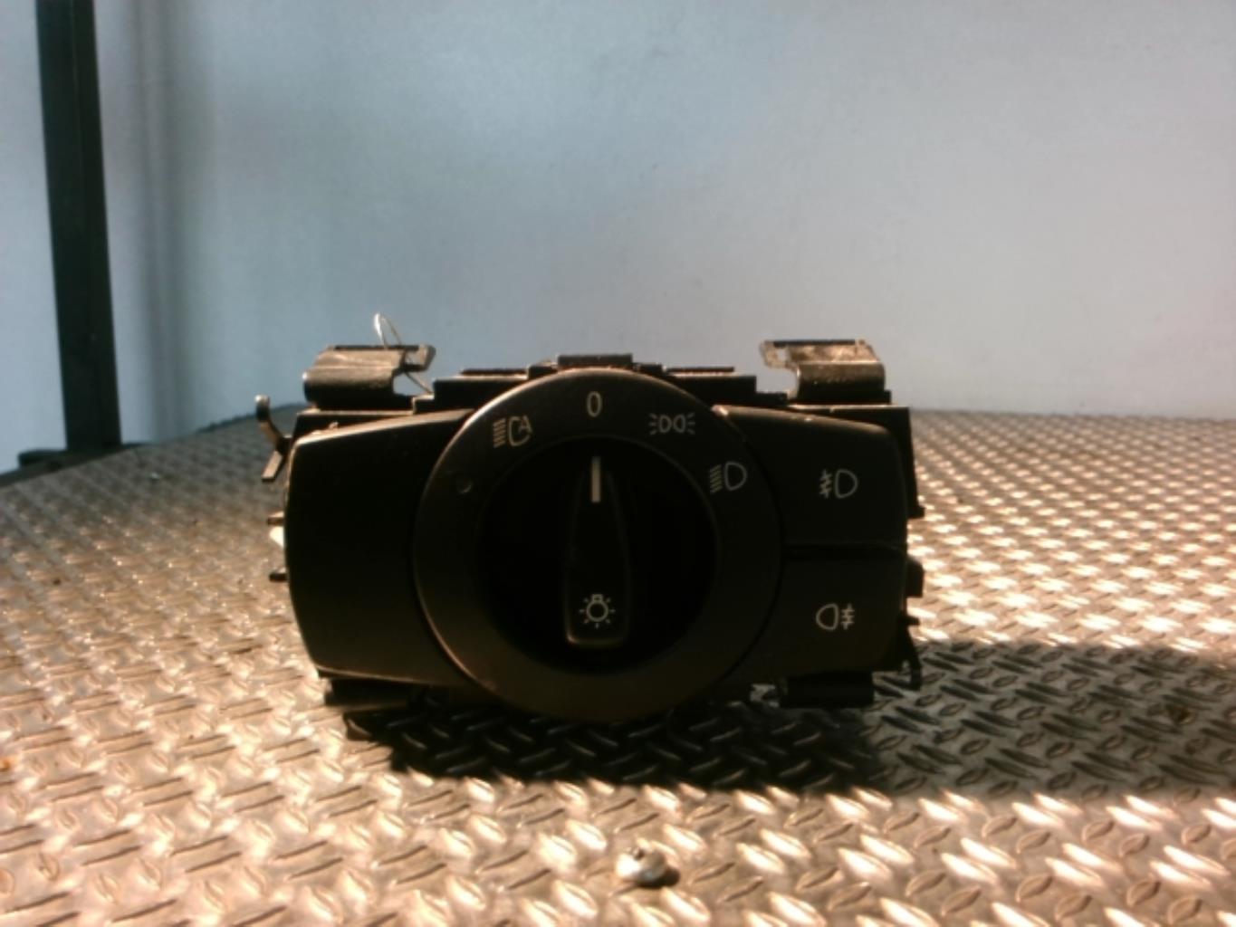 Commande de phare BMW SERIE 3 E90 PHASE 1 Diesel - 1