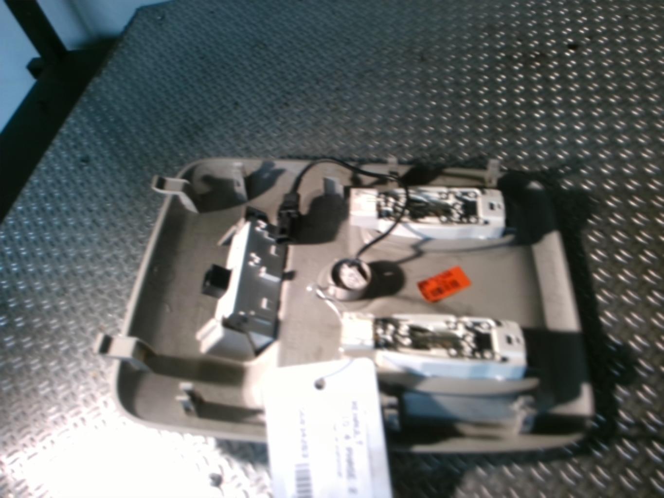 Eclairage de plafonnier RENAULT CLIO 4 PHASE 2 Diesel - 1
