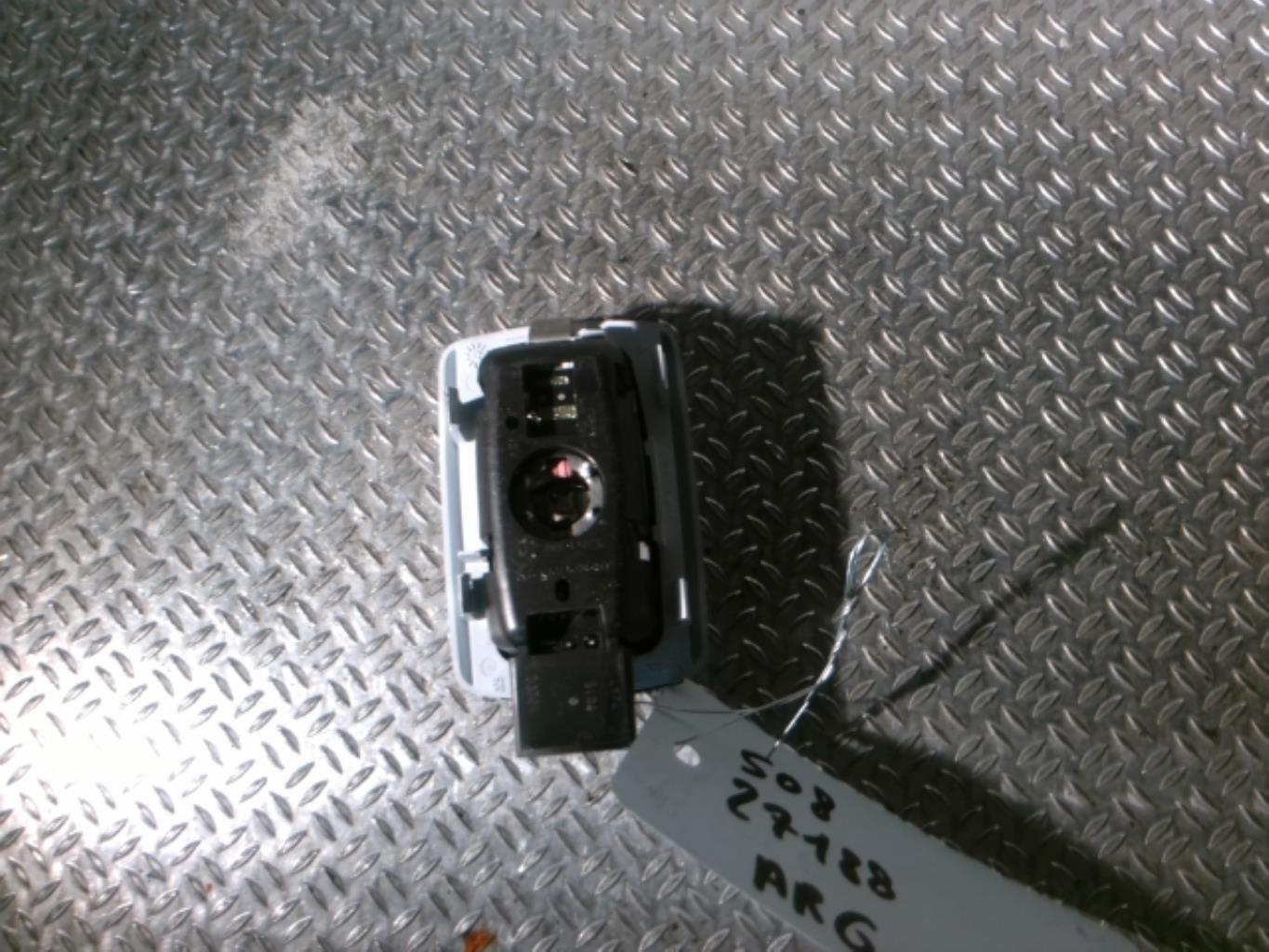 Luce di cortesia PEUGEOT 508 1 PHASE 1 Diésel - 1