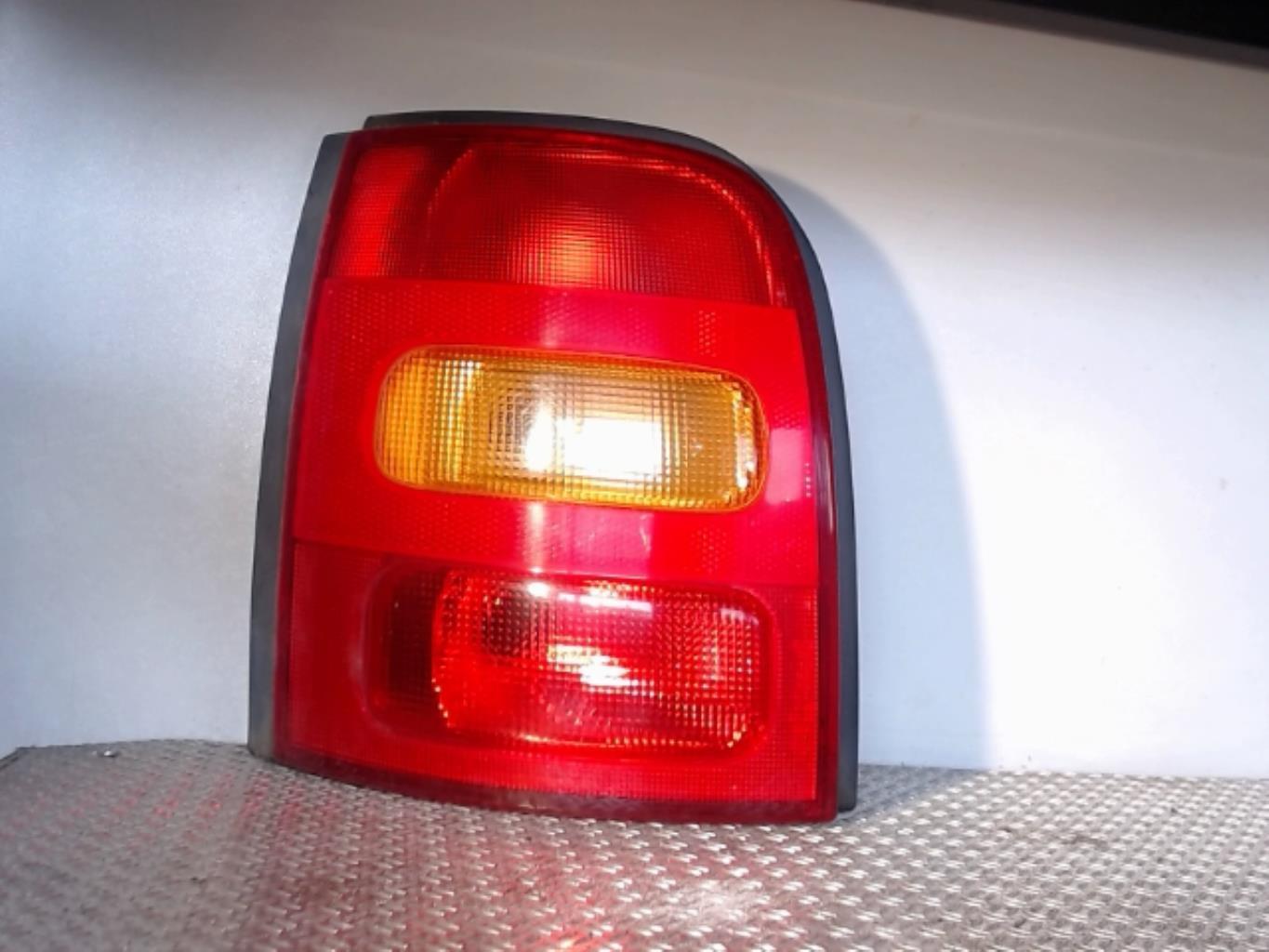 Fanale posteriore principale sinistro (luci) NISSAN MICRA 2 PHASE 2 Gasolina - 1