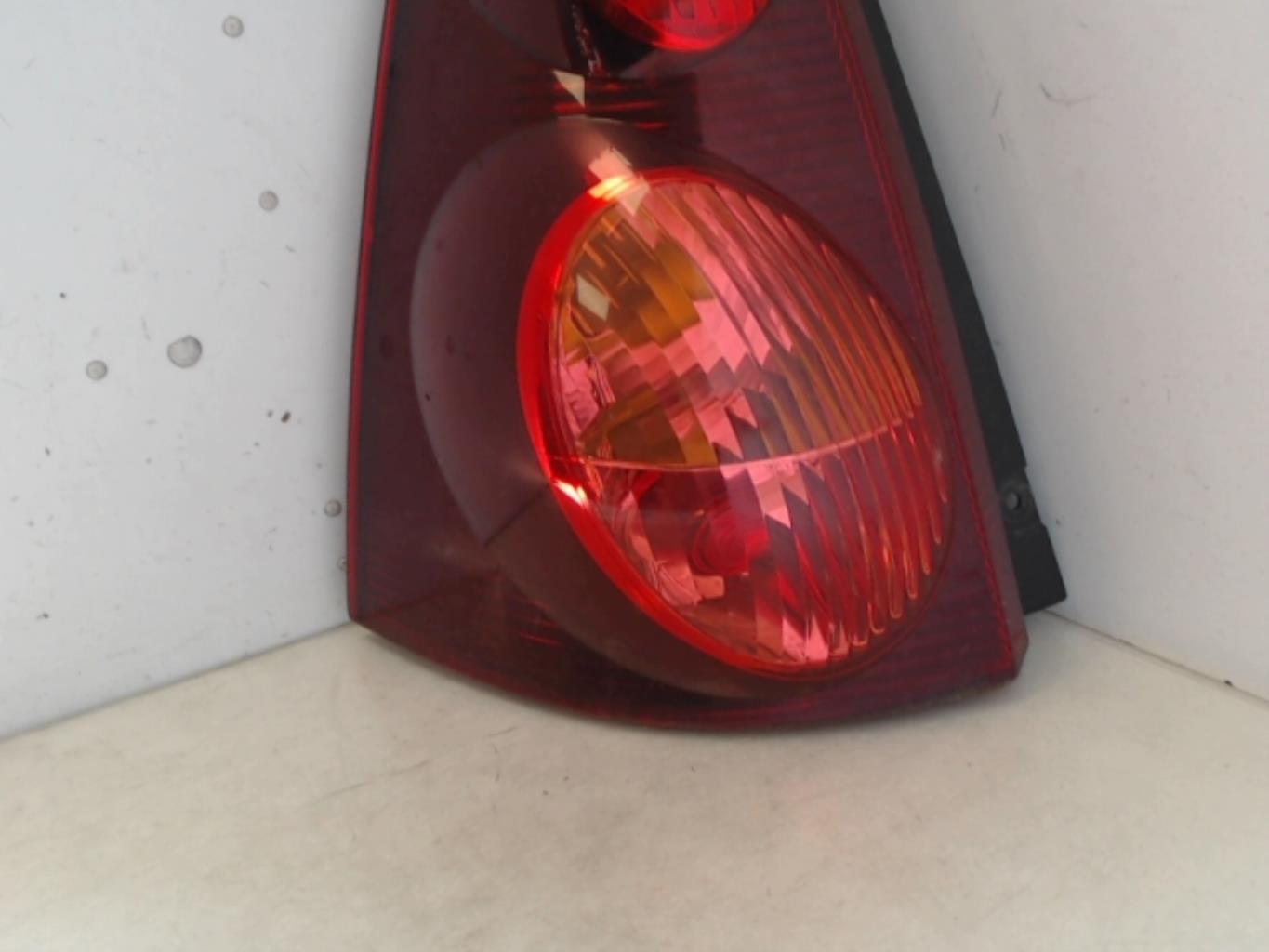 Fanale posteriore principale sinistro (luci) PEUGEOT 107 PHASE 3 Gasolina - 1