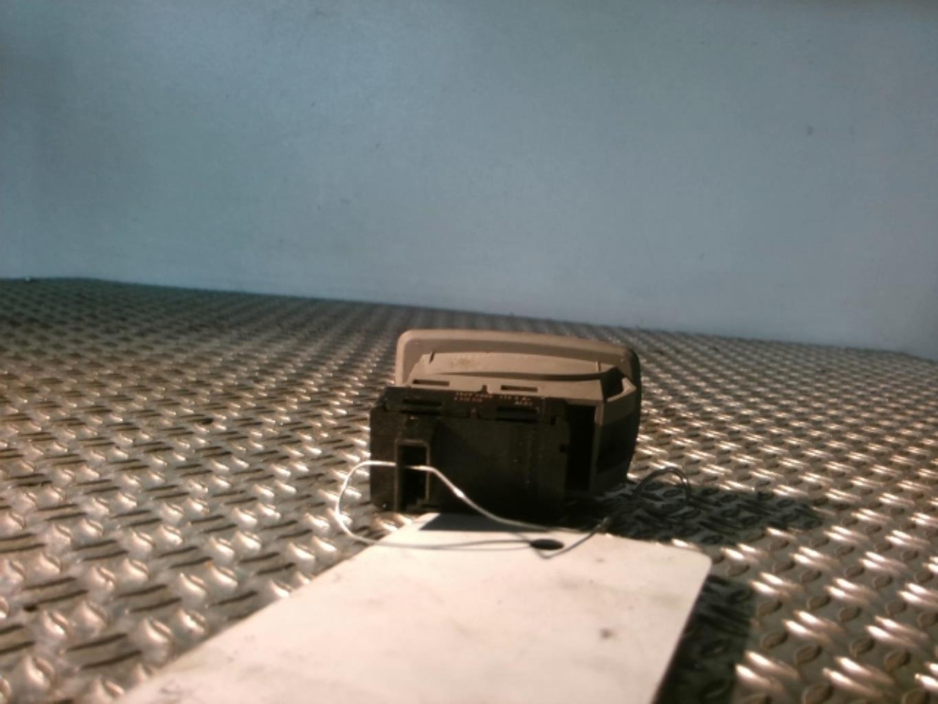 Interruttore lavacristalli posteriore sinistro BMW SERIE 3 E90 PHASE 1 Diésel - 1
