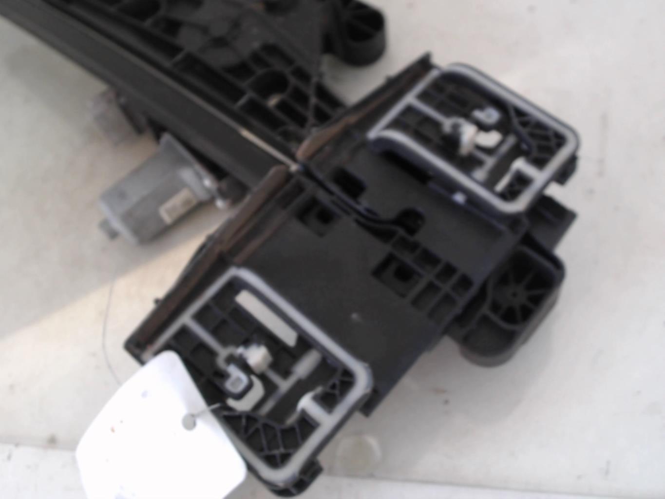 Alzacristalli elettrico posteriore sinistro PEUGEOT 208 2 Gasolina - 1