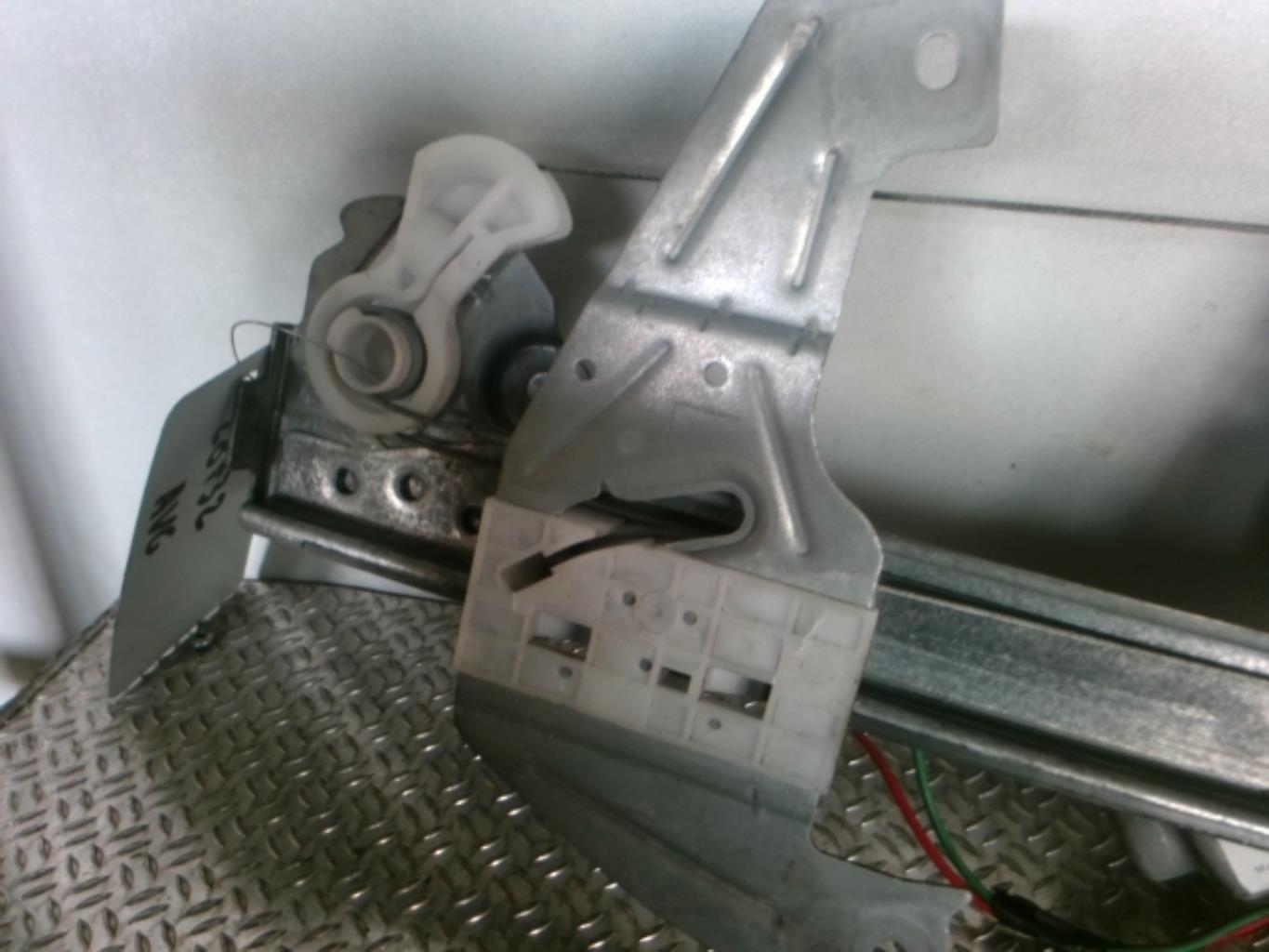 Alzacristalli elettrico anteriore sinistro PEUGEOT 107 PHASE 3 Gasolina - 1