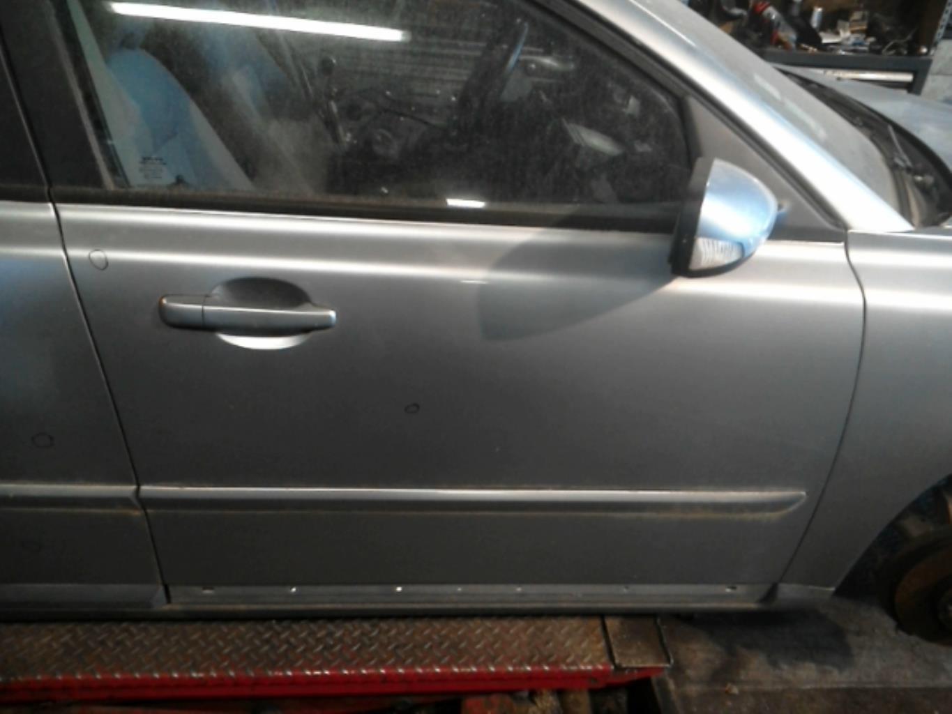 Portiera anteriore destra VOLVO V 50 PHASE 1 BREAK Diésel - 1