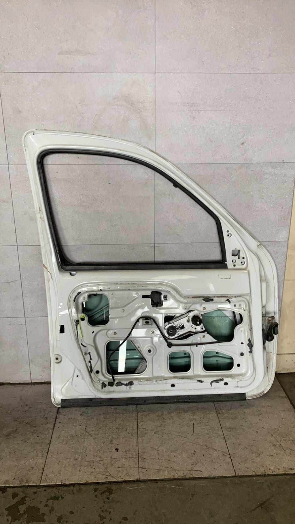 Portiera anteriore sinistra RENAULT KANGOO 1 PHASE 1 Gasolina - 1