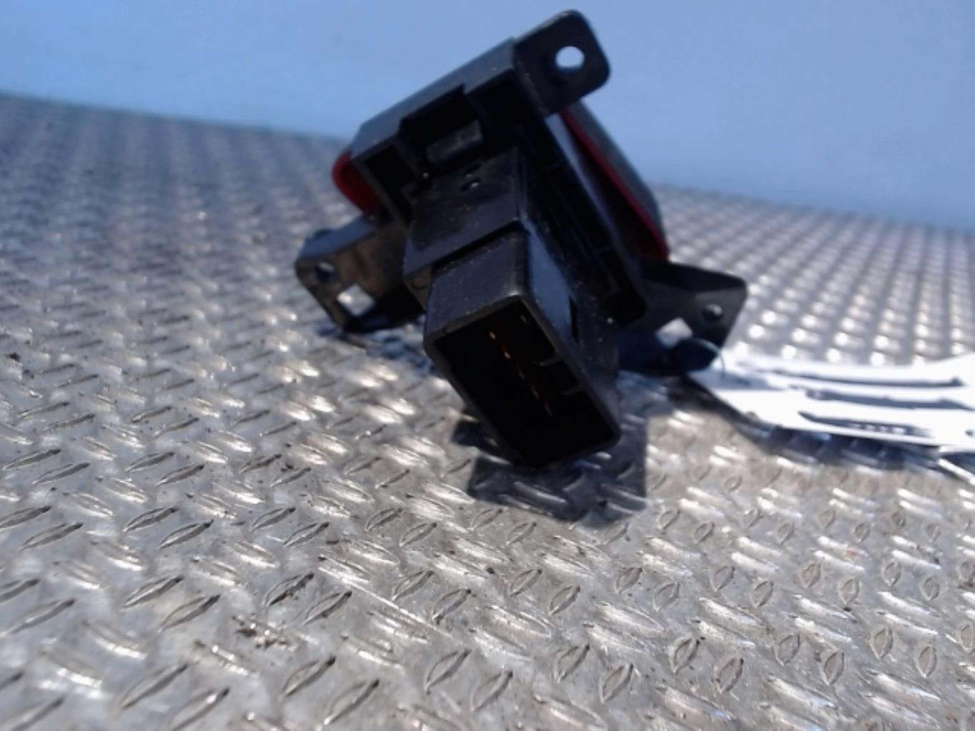 Bouton de warning HYUNDAI I 30 1 PHASE 1 BREAK Essence - 1