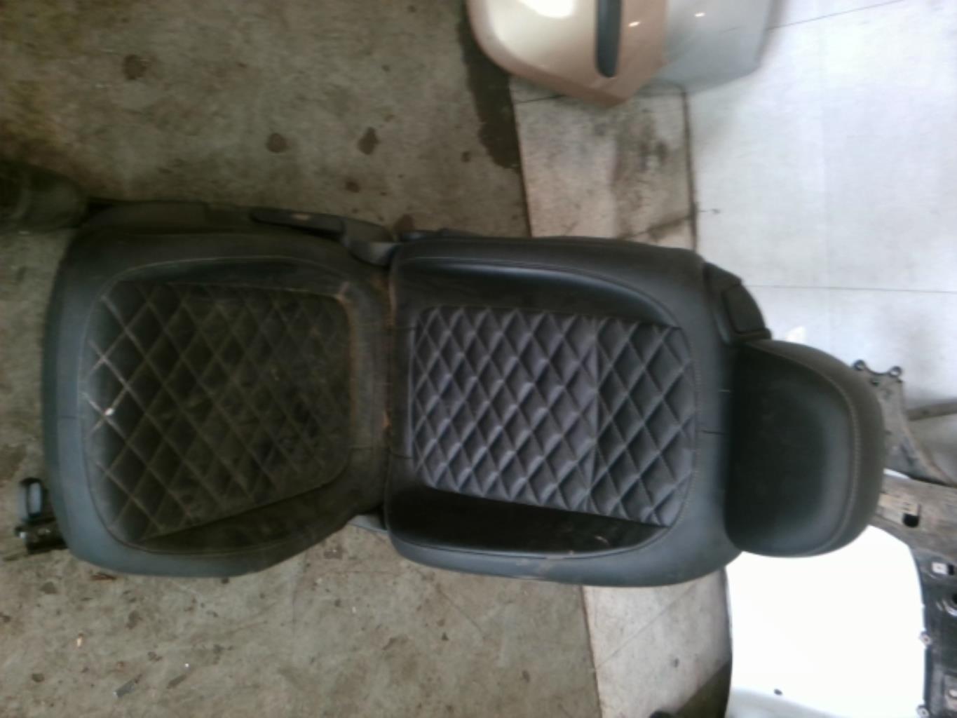 Siege avant droit VOLKSWAGEN BEETLE 2 PHASE 2 Essence - 1