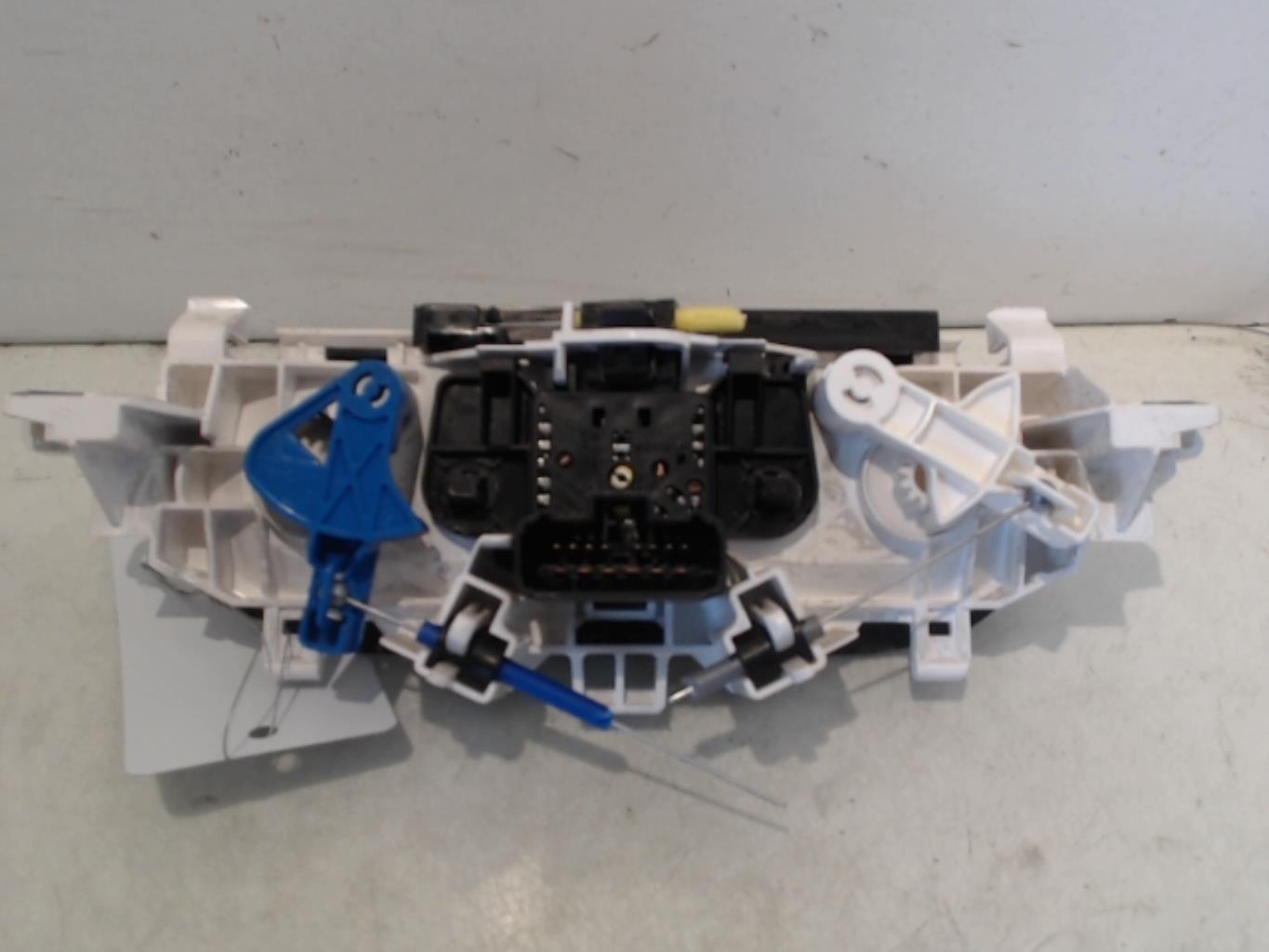 Commande chauffage RENAULT TWINGO 2 PHASE 2 Diesel - 1