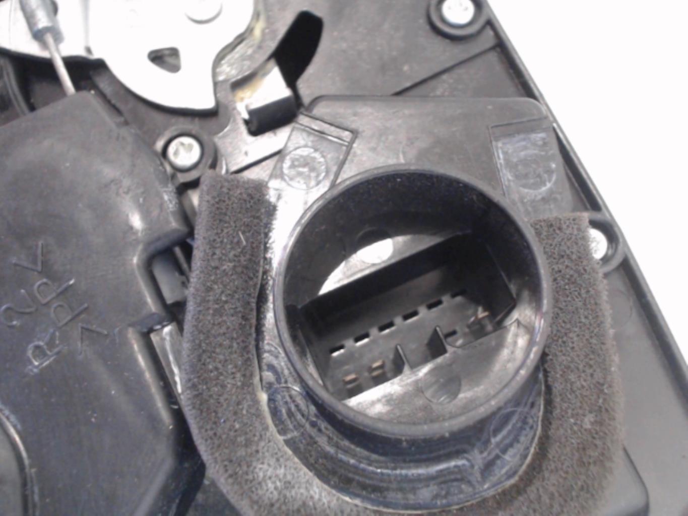 Chiusura centralizzata posteriore destra SUZUKI SWIFT 3 Gasolina - 1