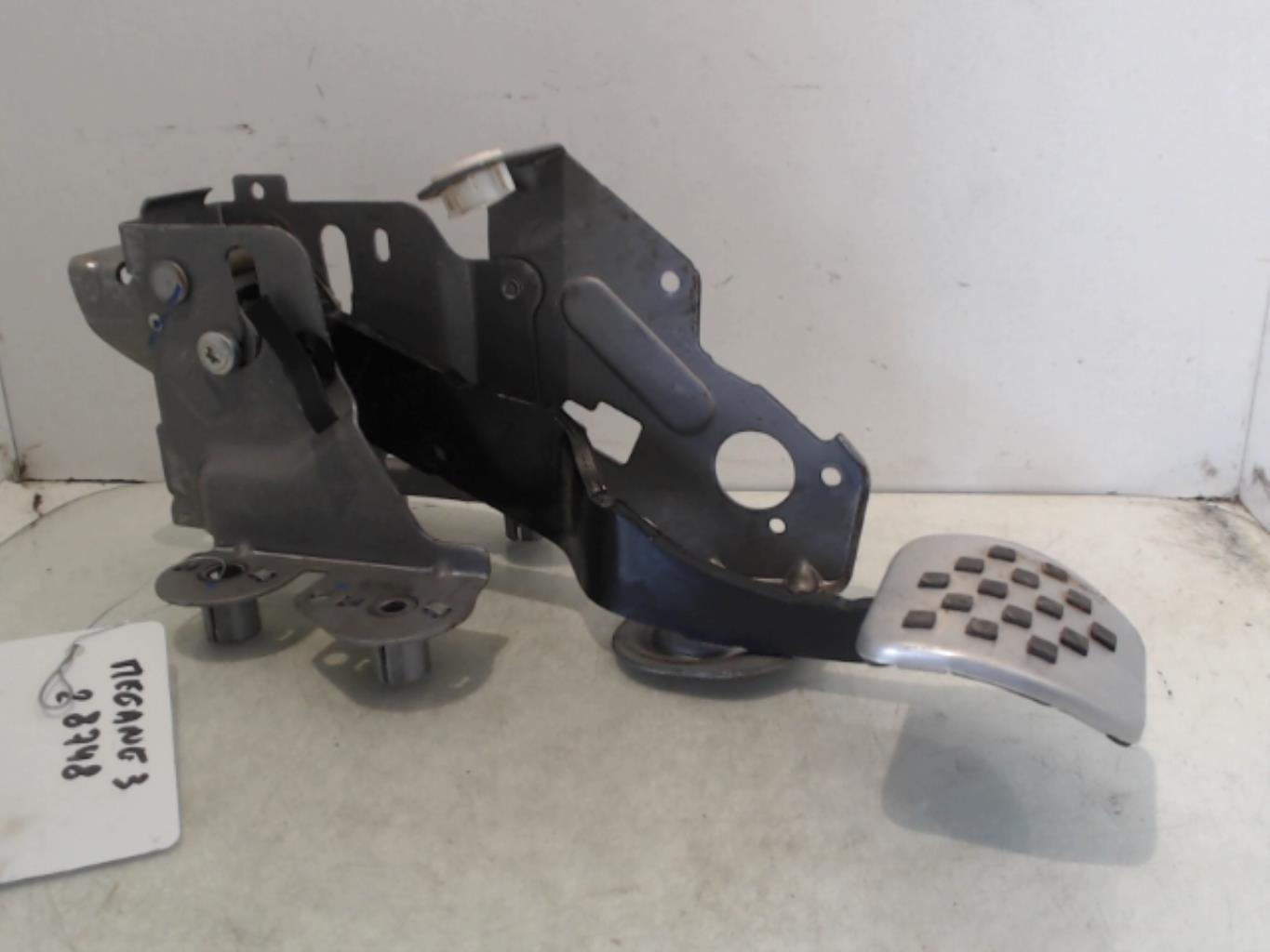 Pedale de frein RENAULT MEGANE 3 PHASE 3 COUPE Essence - 1