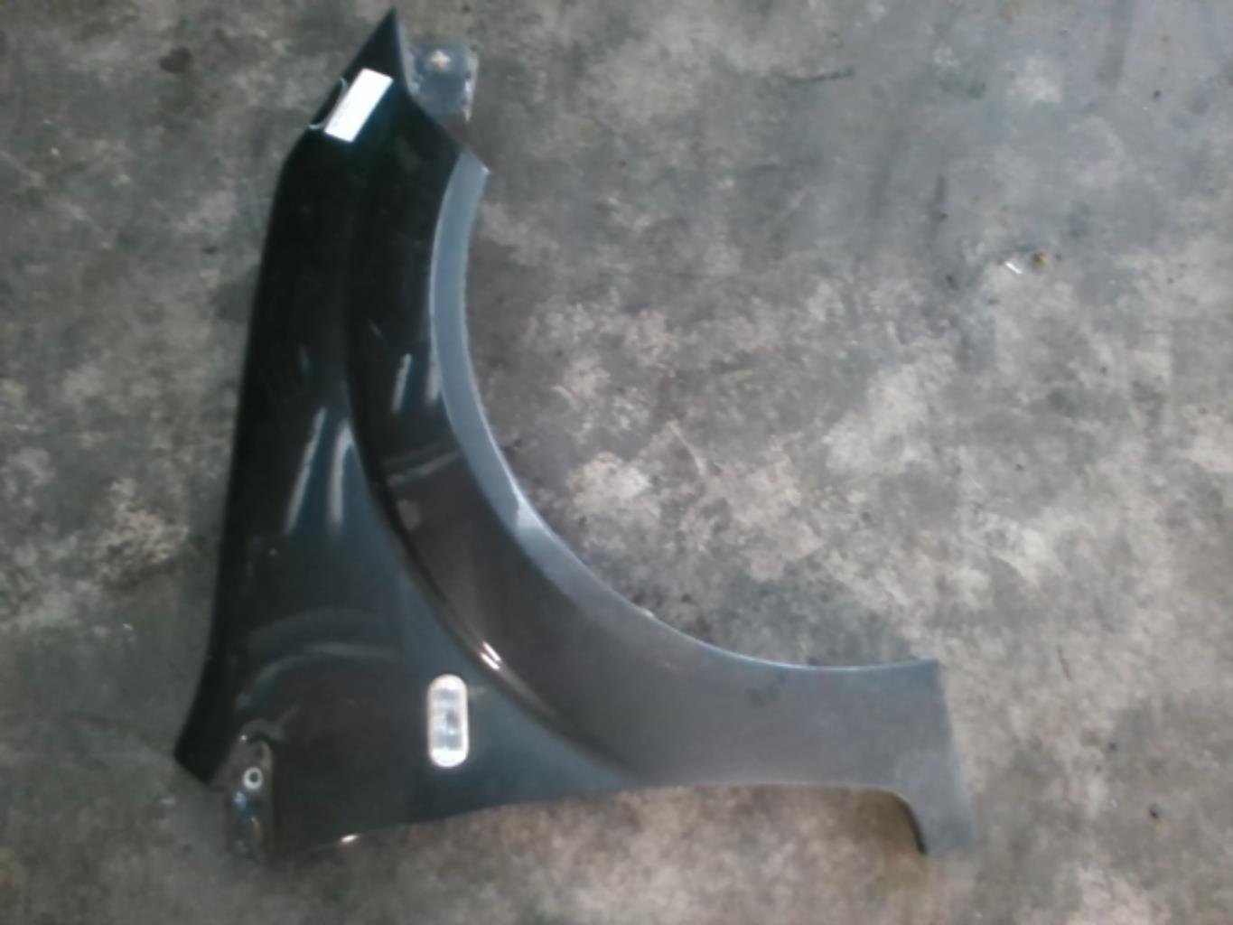 Parafango anteriore destro FORD FIESTA 5 PHASE 2 Diésel - 1