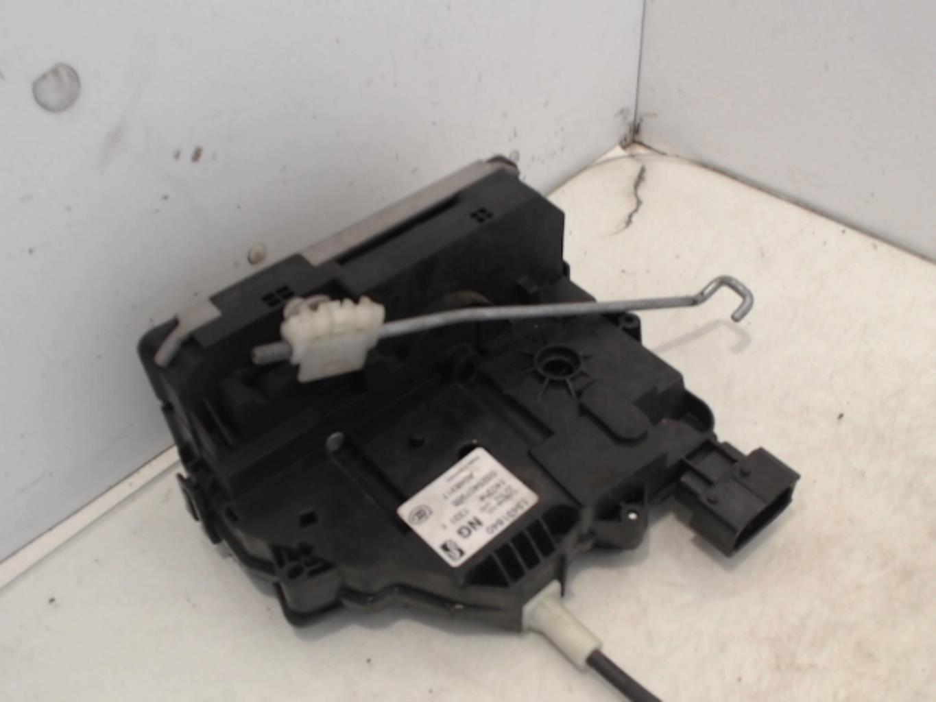 Chiusura centralizzata anteriore destra OPEL CORSA E Gasolina - 1