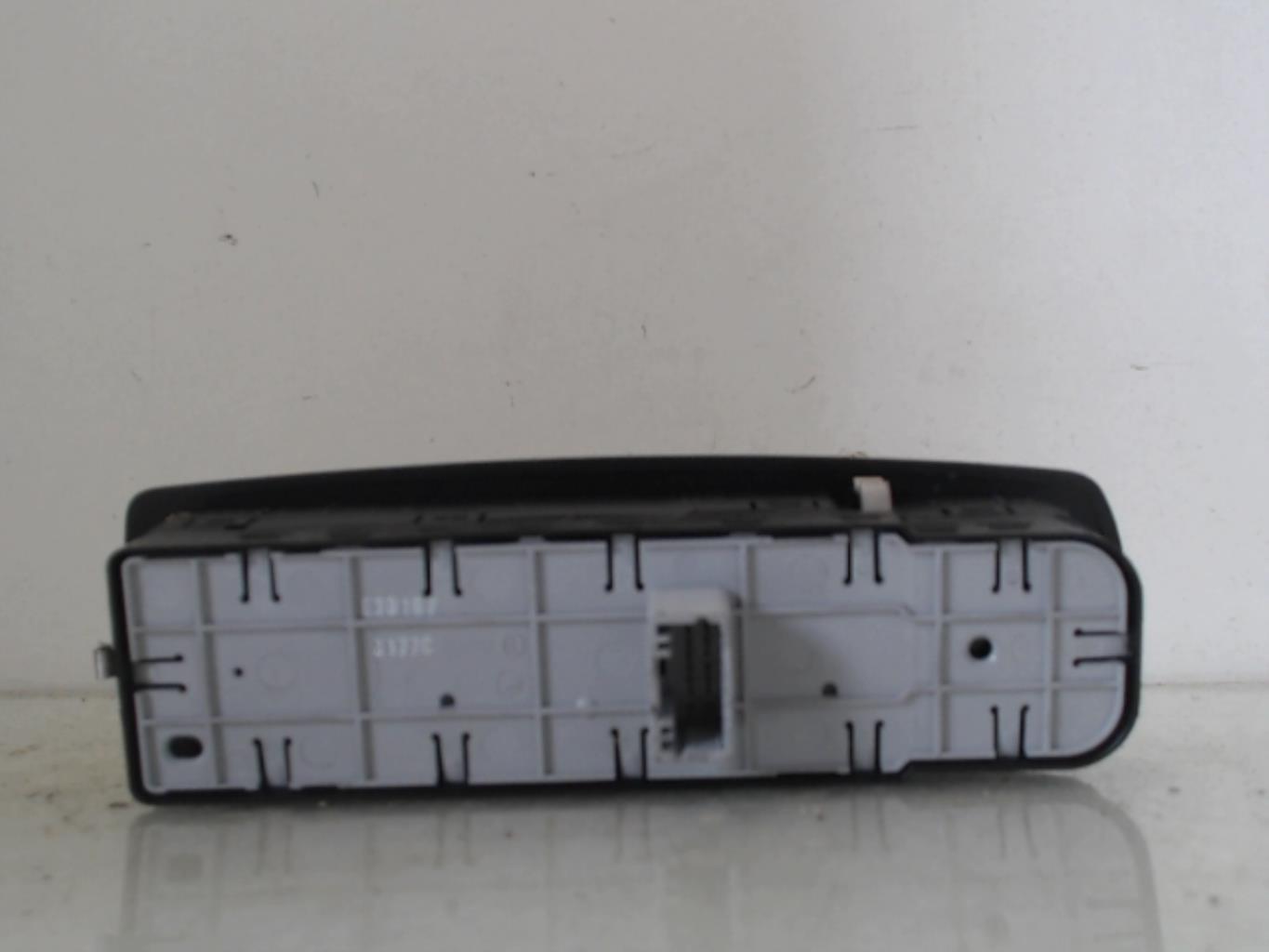 Interruttore lavacristalli anteriore sinistro RENAULT LAGUNA 3 PHASE 1 Diésel - 1