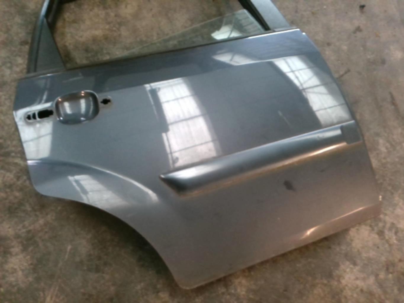 Portiera posteriore destra FORD FIESTA 5 PHASE 2 Diésel - 1