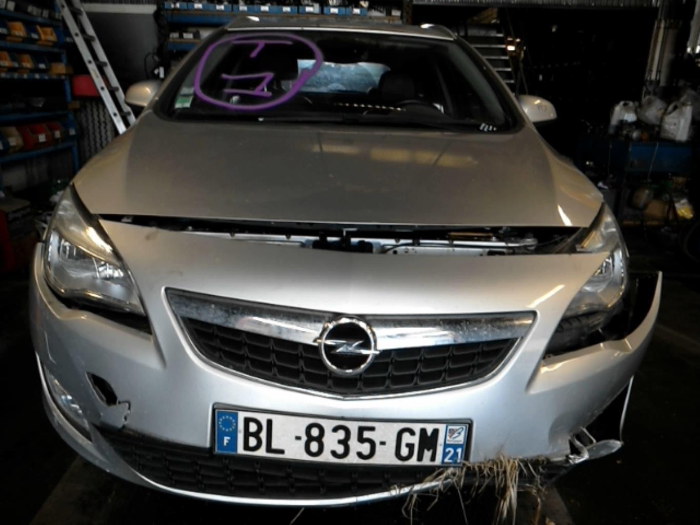 Commande de phare OPEL ASTRA J SPORTS TOURER PHASE 1 BREAK Diesel - 1