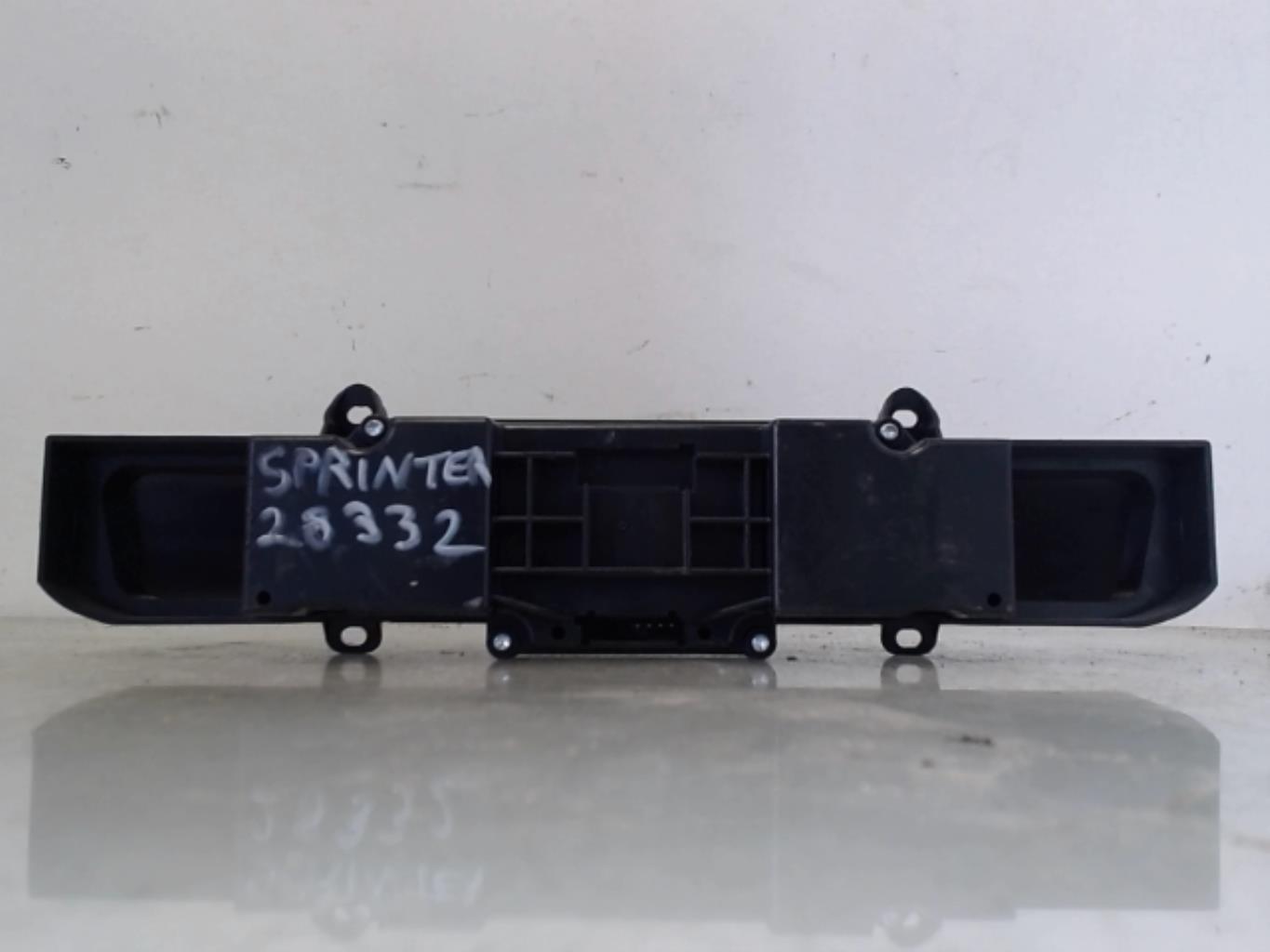 Bouton de warning MERCEDES SPRINTER 2 PHASE 1 Diesel - 1