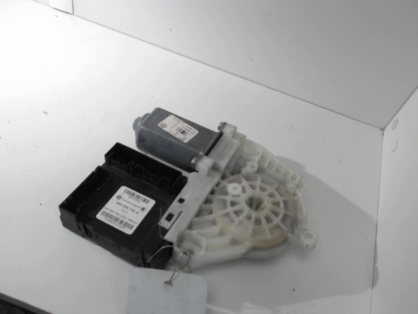 Motore alzacristalli anteriore sinistro VOLKSWAGEN GOLF 6 Diésel - 1