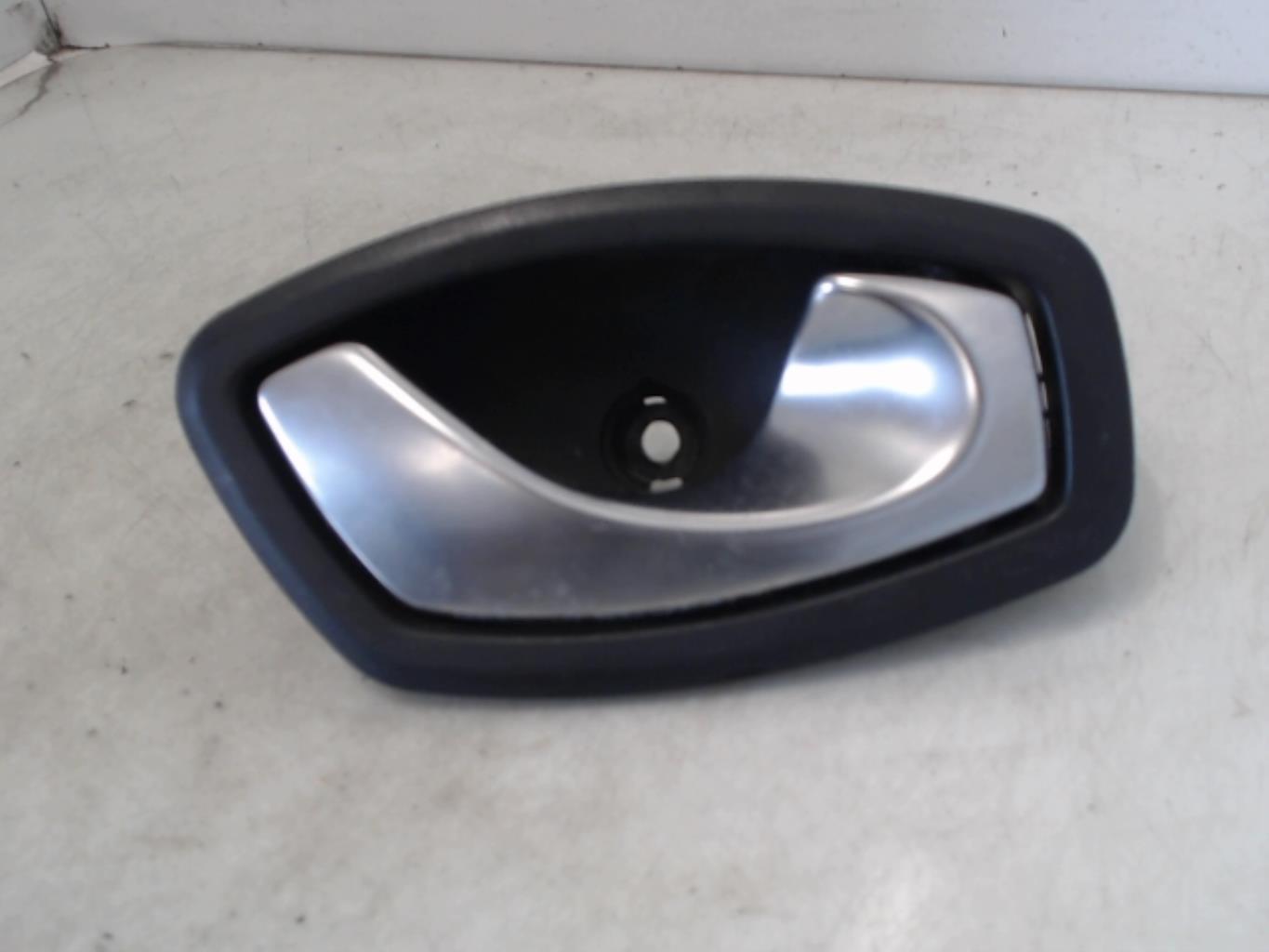 Maniglia interna posteriore destra RENAULT MEGANE 3 PHASE 1 BREAK Diésel - 1