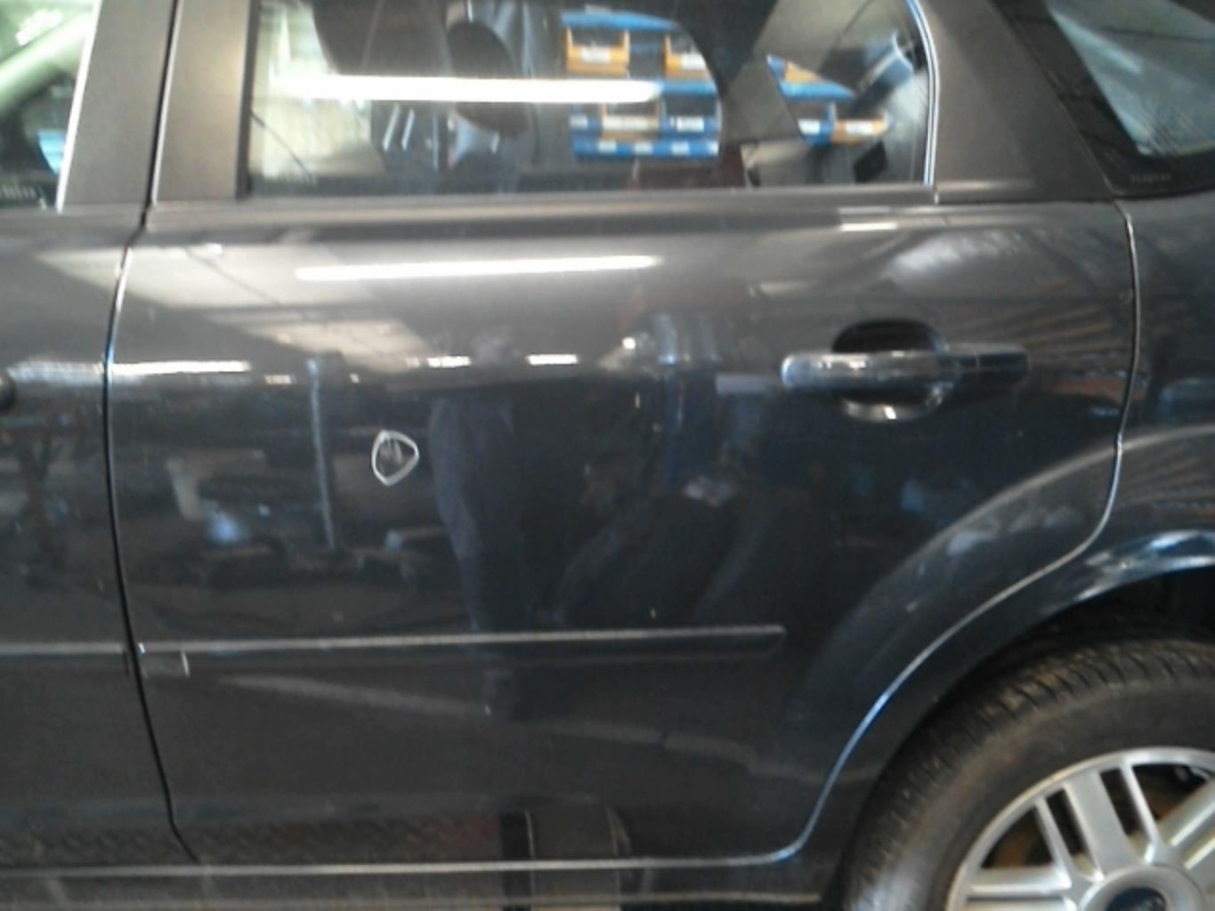 Puerta trasera izquierda FORD FOCUS 2 PHASE 1 Diésel - 1