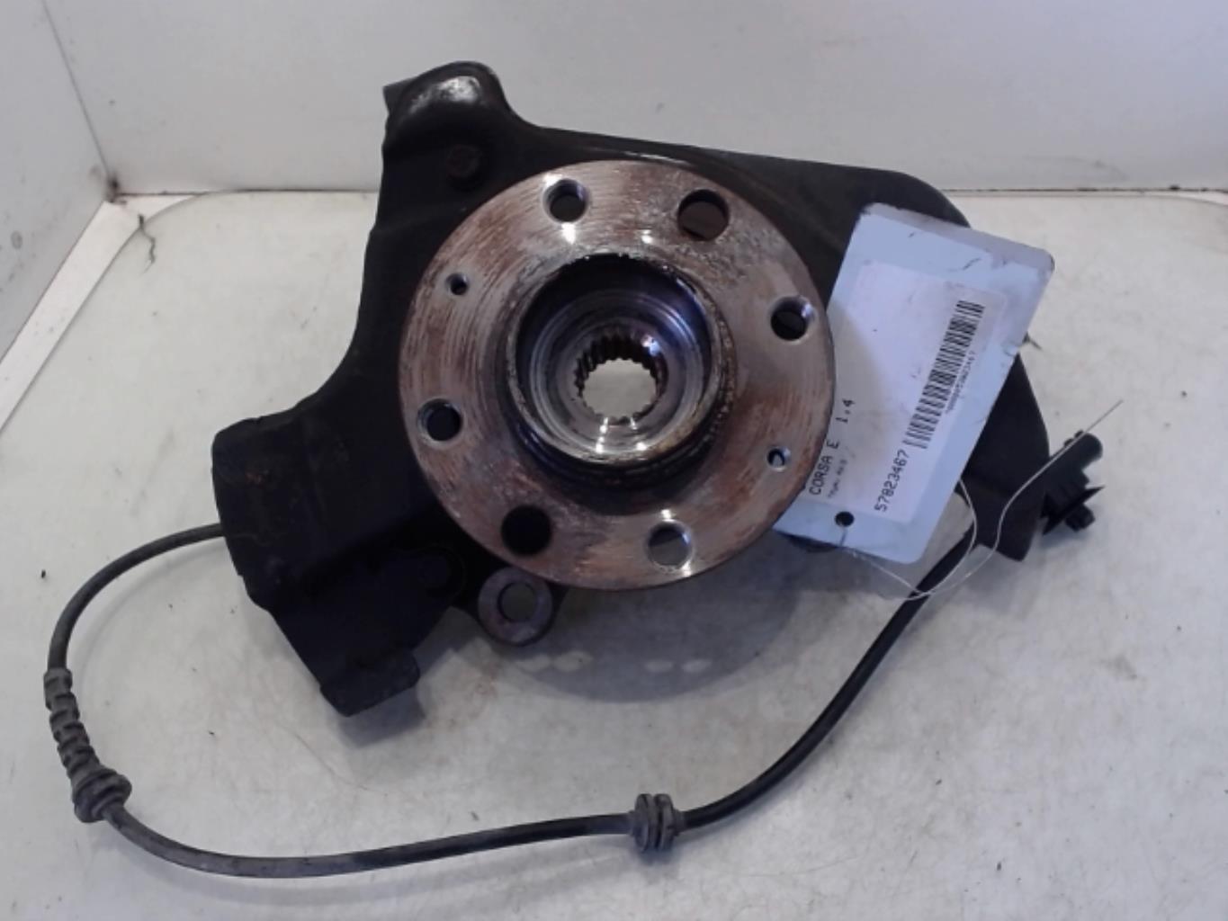 Moyeu avant droit OPEL CORSA E Essence - 1