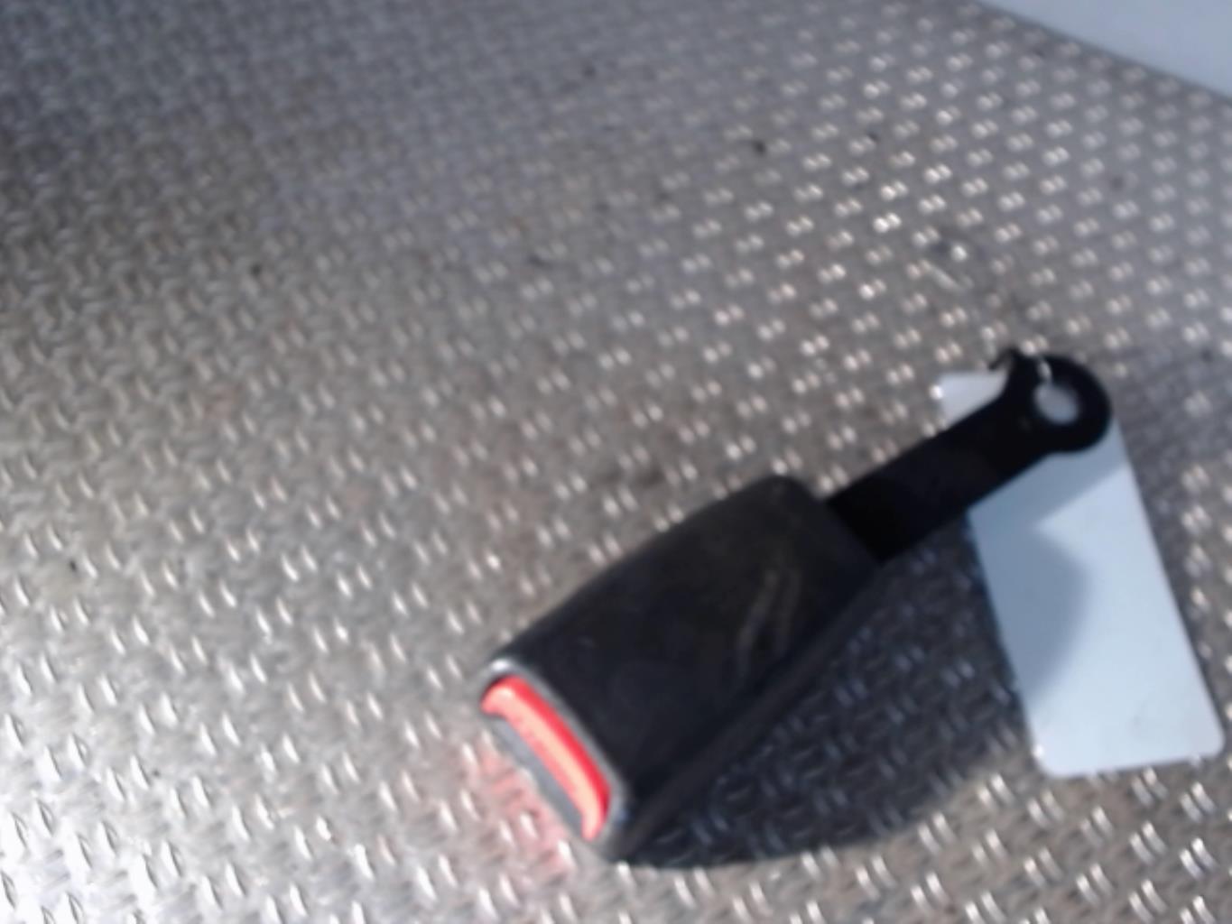 Aggancio cintura sicurezza anteriore sinistro HYUNDAI MATRIX PHASE 1 Diésel - 1