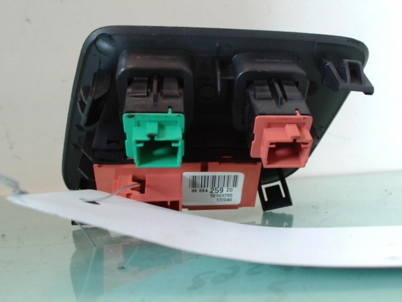 Botón/Interruptor CITROEN C4 2 PHASE 2 Diésel - 1